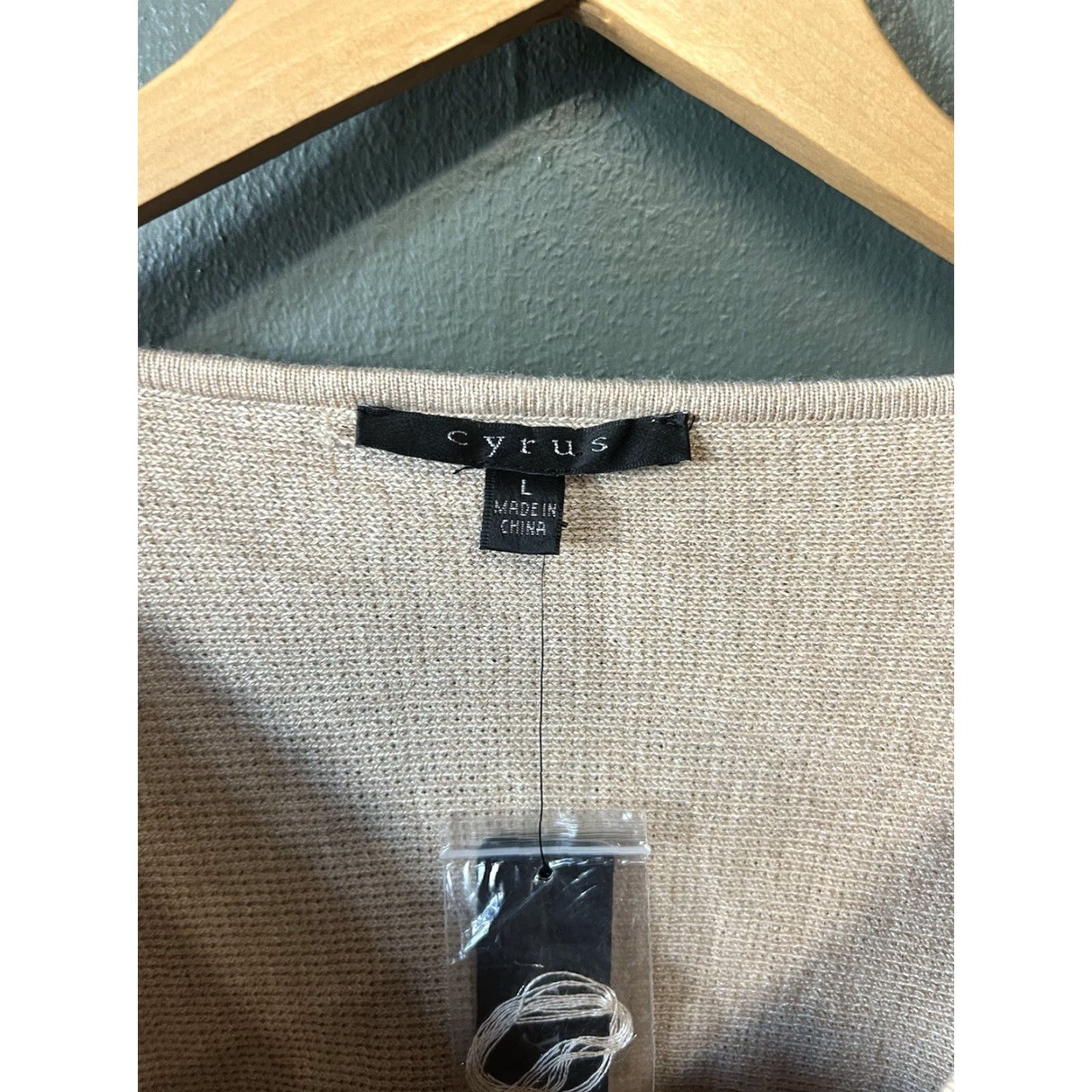 Vintage Cyrus Womens Knit Round Neck Long Sleeve Pullover Sweatshirt L NWT Beige Size Large Size L / US 10 / IT 46 - 3 Thumbnail