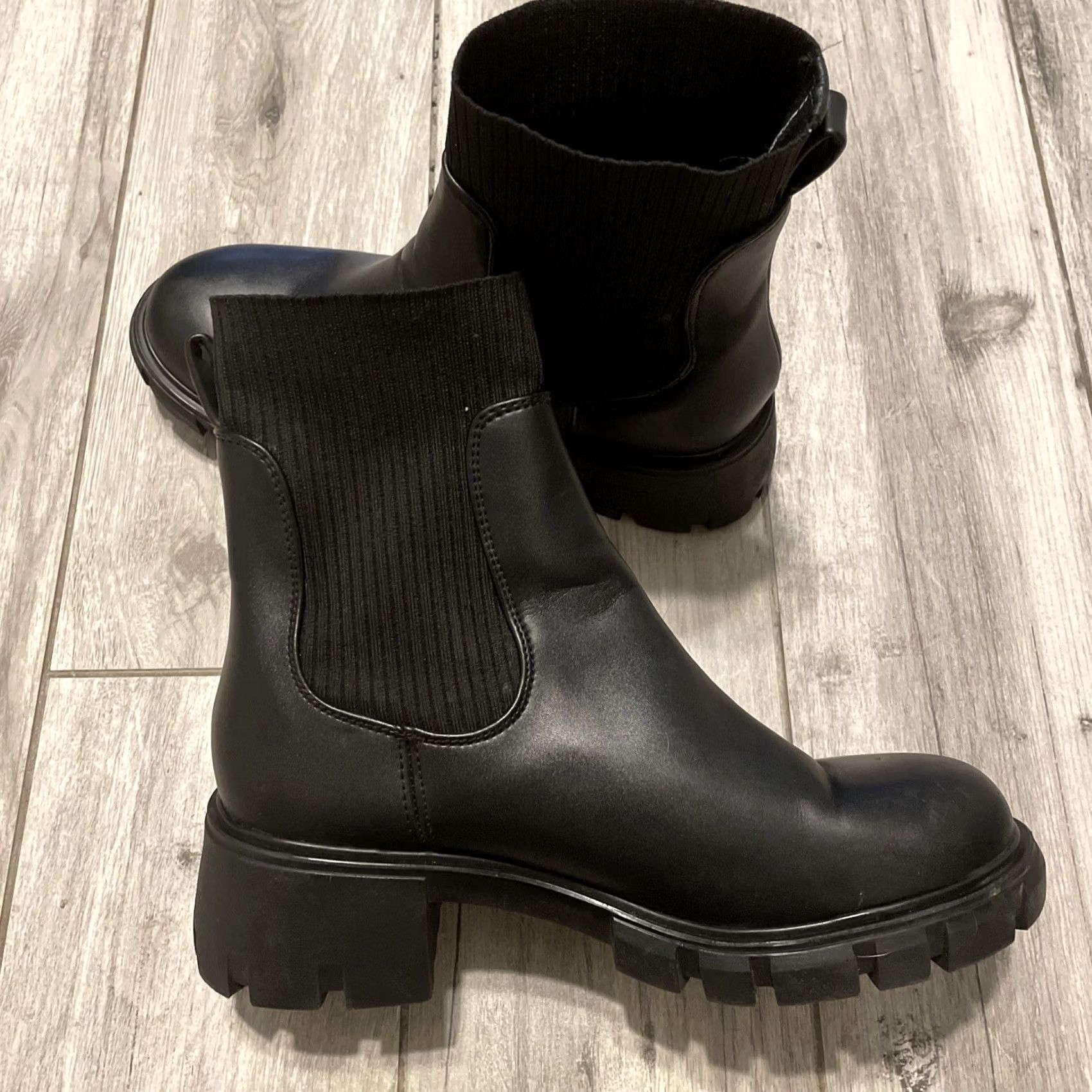 Steve Madden Steve Madden Women's Black Vegan Leather Lug Ankle Booties Boots Moto 9 Combat Shoes Size US 9 / IT 39 - 7 Thumbnail