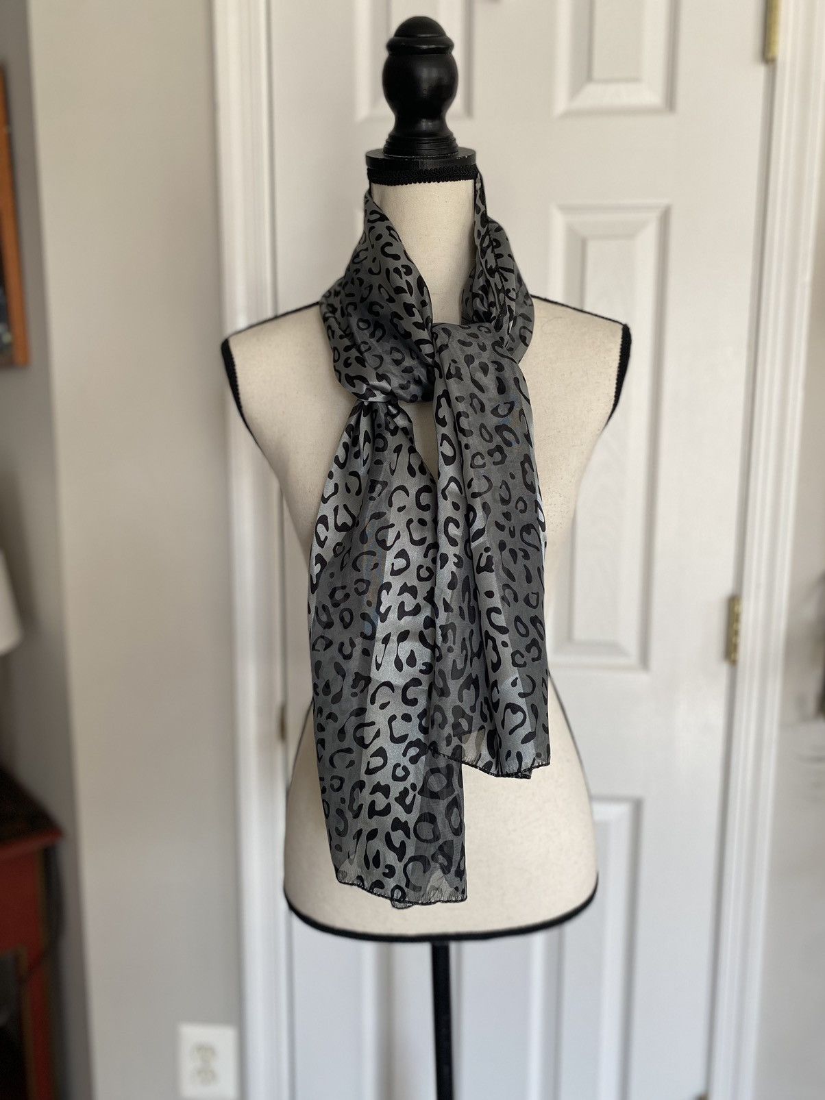 Other LVLX SILK ANIMAL PRINT SCARF Size ONE SIZE - 7 Thumbnail