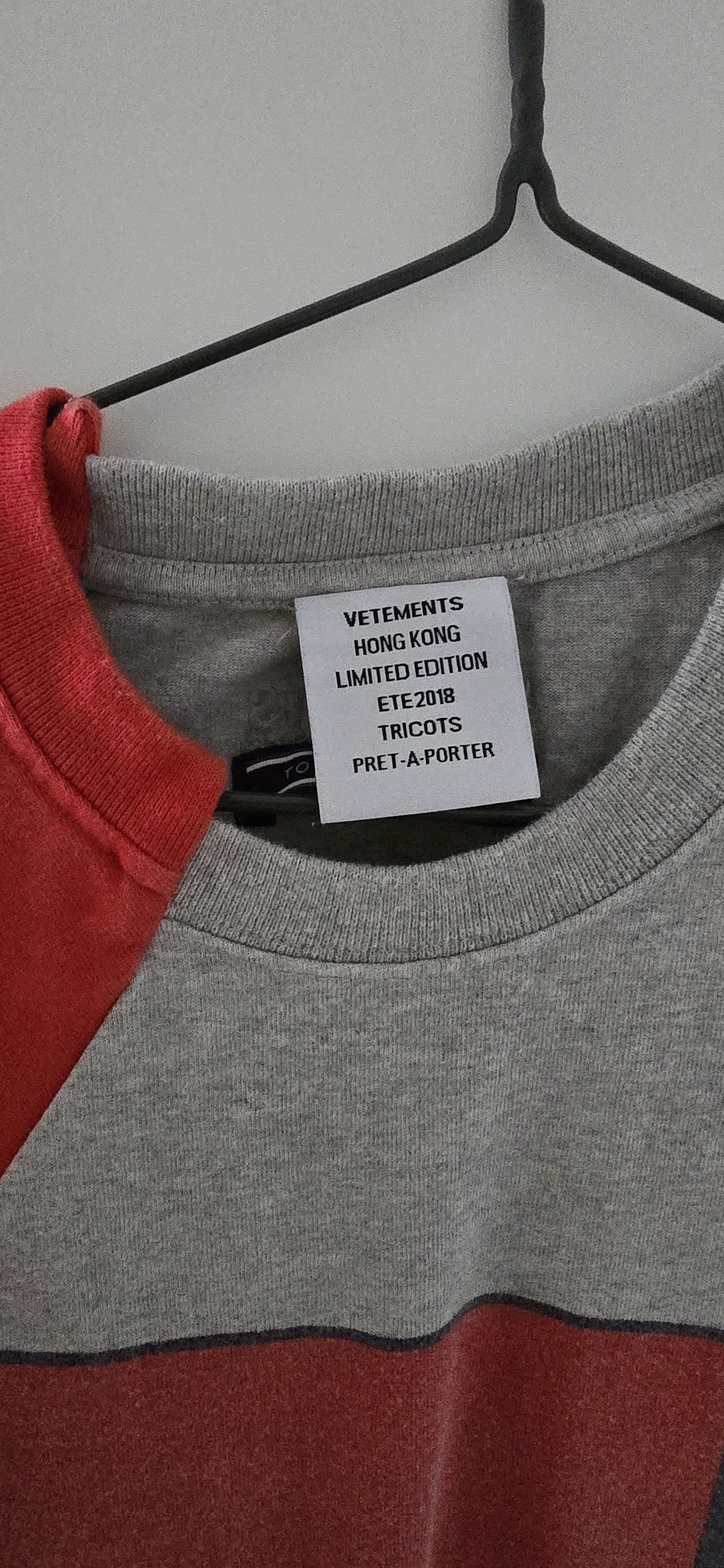 Tommy Hilfiger × Vetements Logo Print Patchwork T-Shirt Size US S / EU 44-46 / 1 - 11 Thumbnail