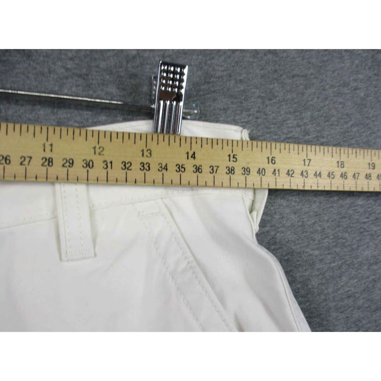 Levi's Levi's Cargo Shorts 30 Men Relaxed Fit Ivory Denim Pockets NWT Size US 30 / EU 46 - 4 Thumbnail