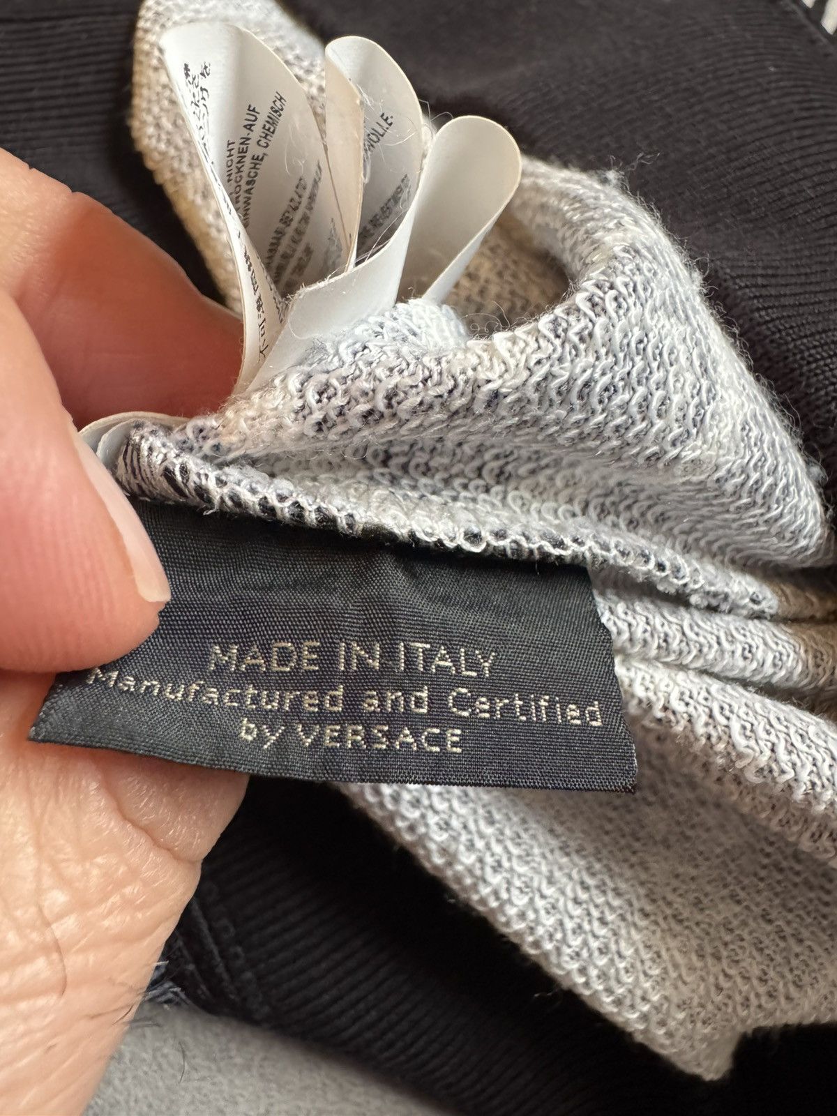 Versace VERSACE hoodie study REAL TAPE MEASUREMENTS IN PHOTOS PROPE Size US S / EU 44-46 / 1 - 20 Thumbnail