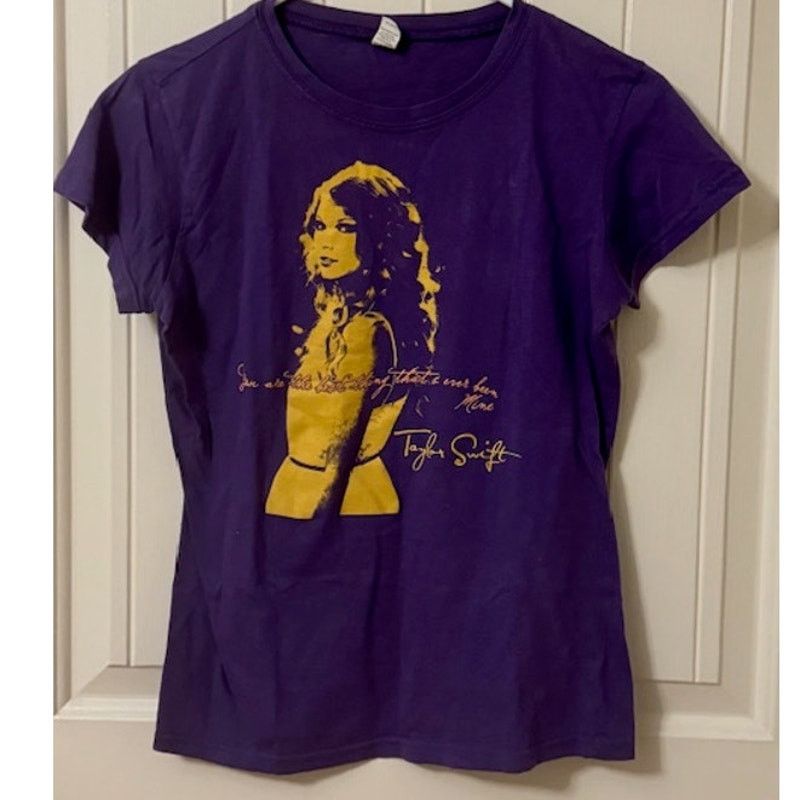 Tultex RARE 2010 Taylor Swift Speak Now Mine You Are The Best M Size M / US 6-8 / IT 42-44 - 1 Thumbnail