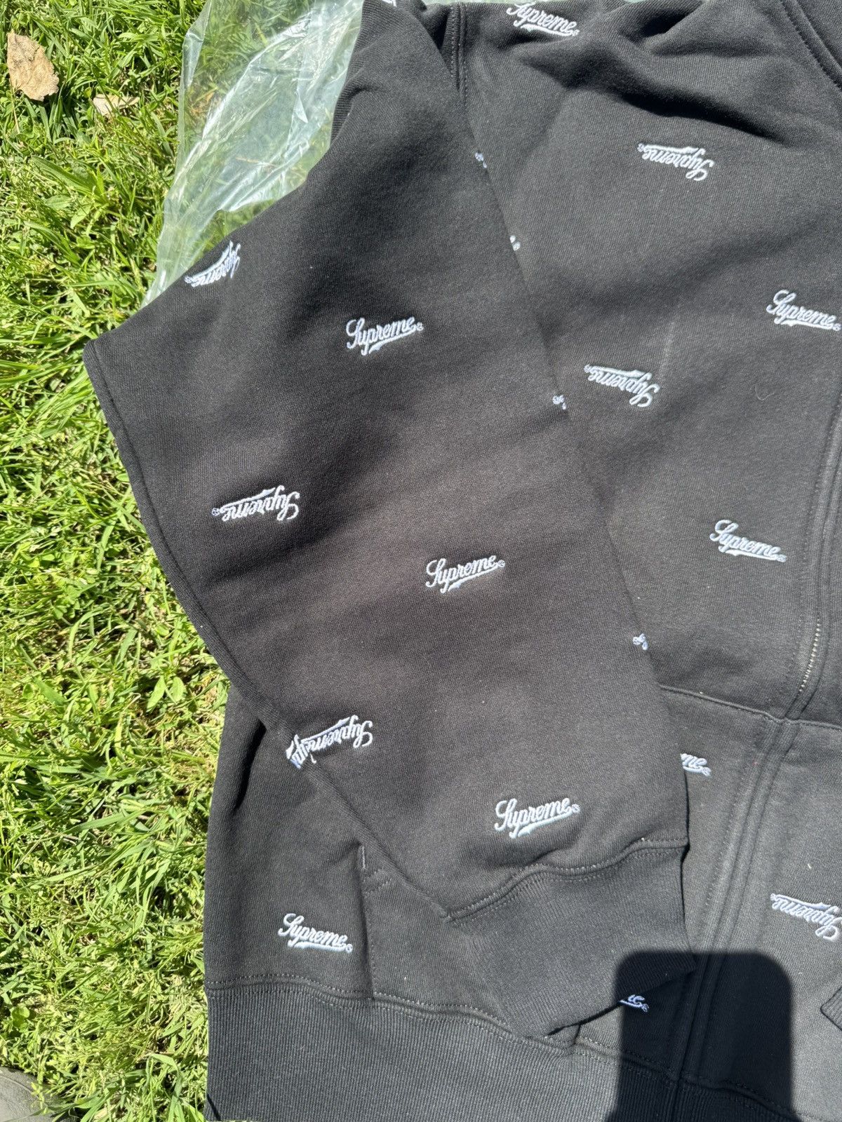 Supreme Supreme Repeat Script Zip Up Hooded Sweatshirt Size US S / EU 44-46 / 1 - 2 Thumbnail
