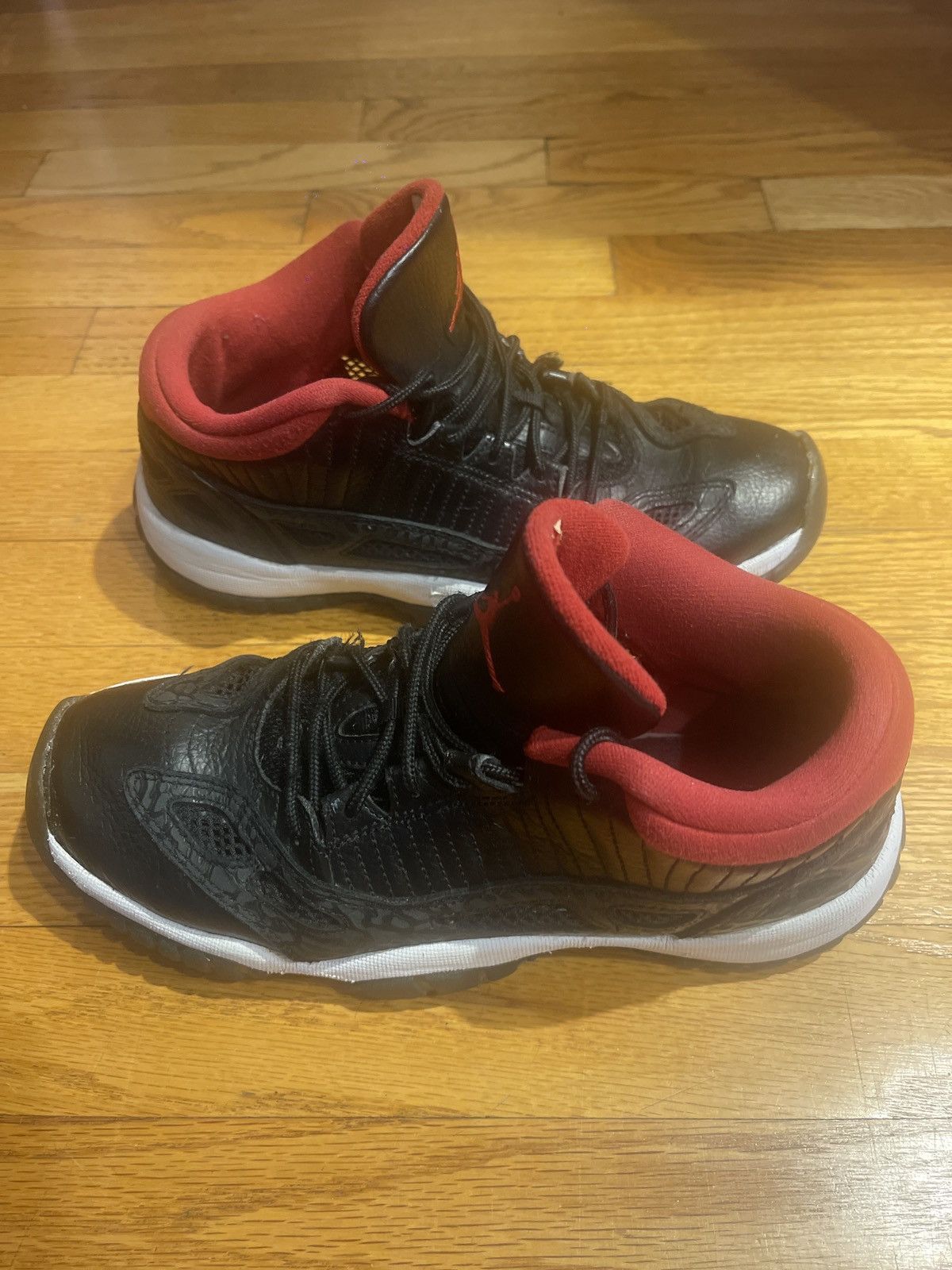Jordan Brand Air Jordan 11 retro low IE Bred 2011 Size US 7 / EU 40 - 1 Thumbnail