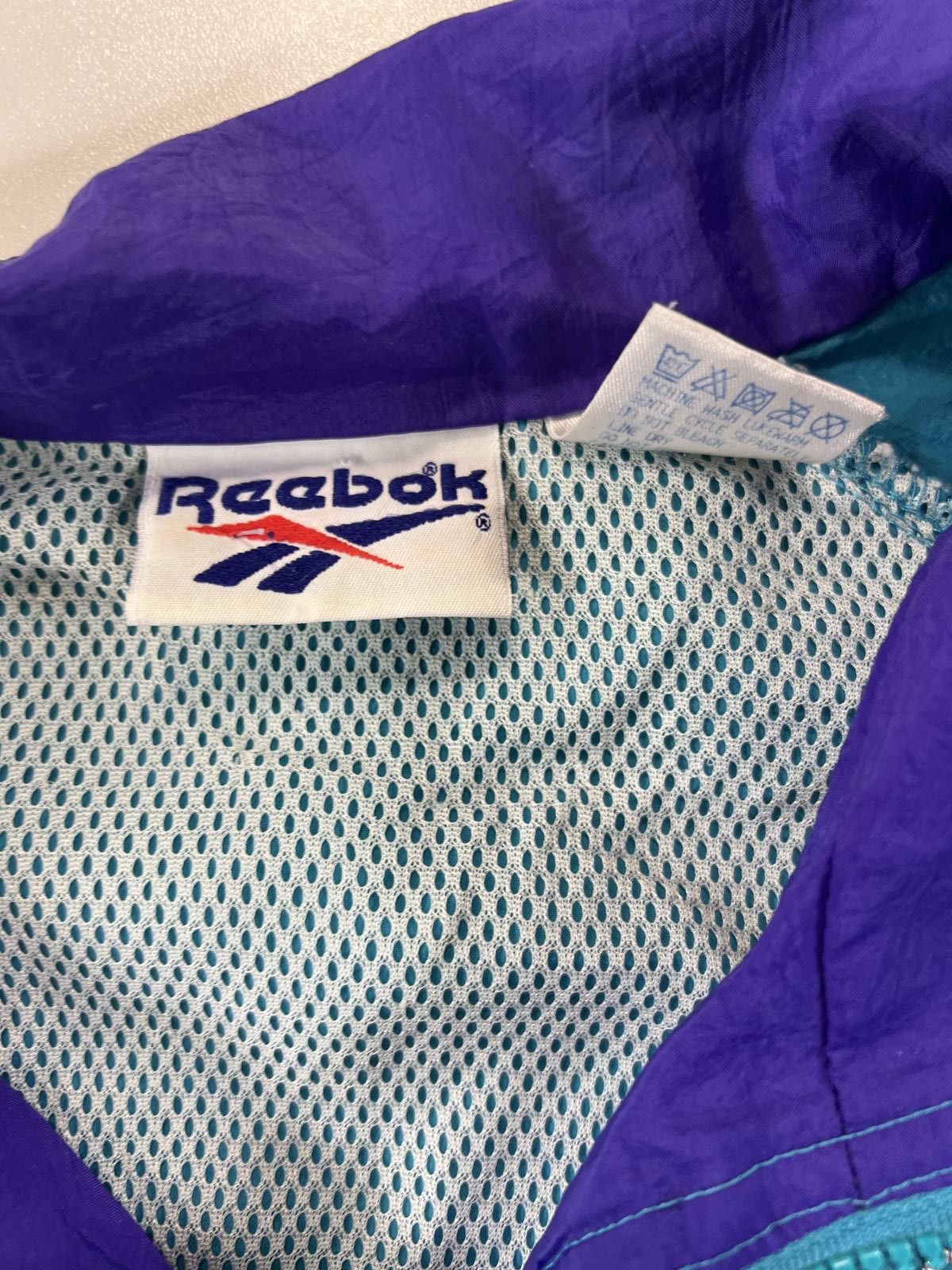 Reebok Vintage Reebok Windbreaker Jacket teal and Purple L Size US L / EU 52-54 / 3 - 3 Thumbnail