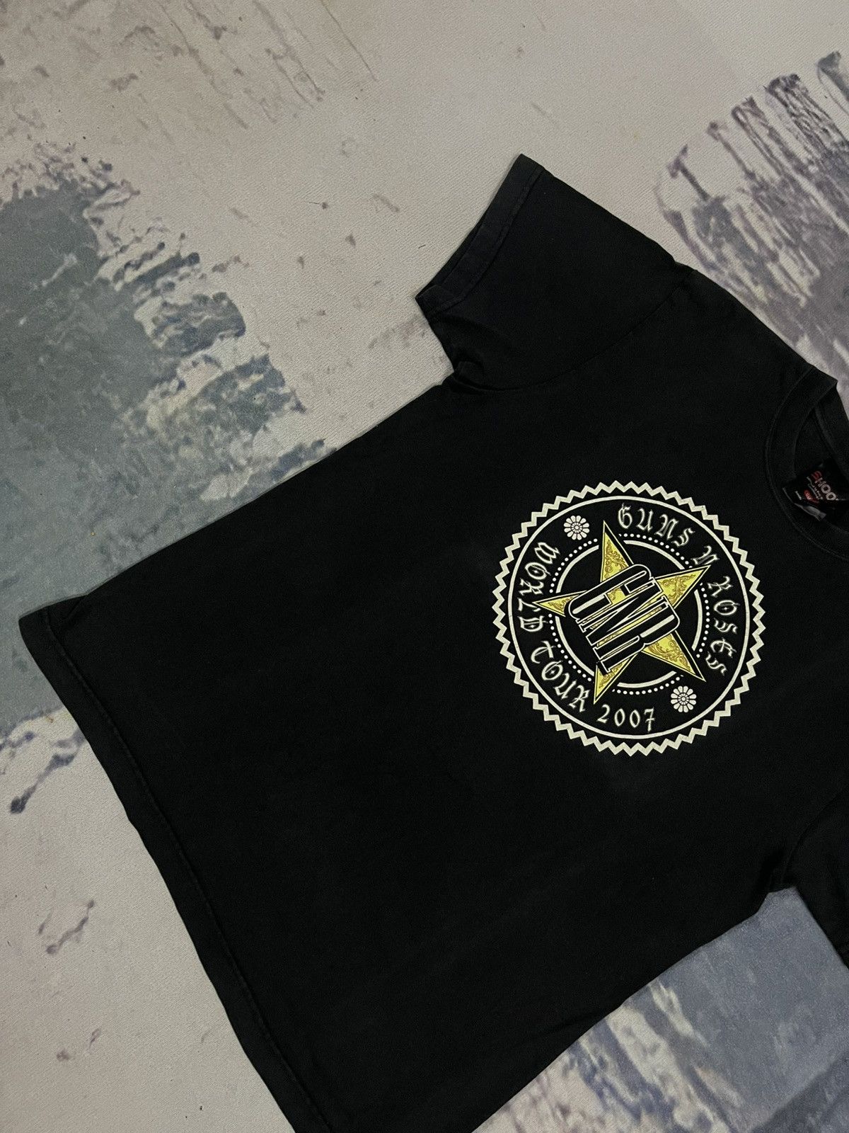 Band Tees × Guns N' Roses × Vintage VINTAGE GUNS N ROSES WORLD TOUR 2007 TSHIRT Size US S / EU 44-46 / 1 - 5 Thumbnail