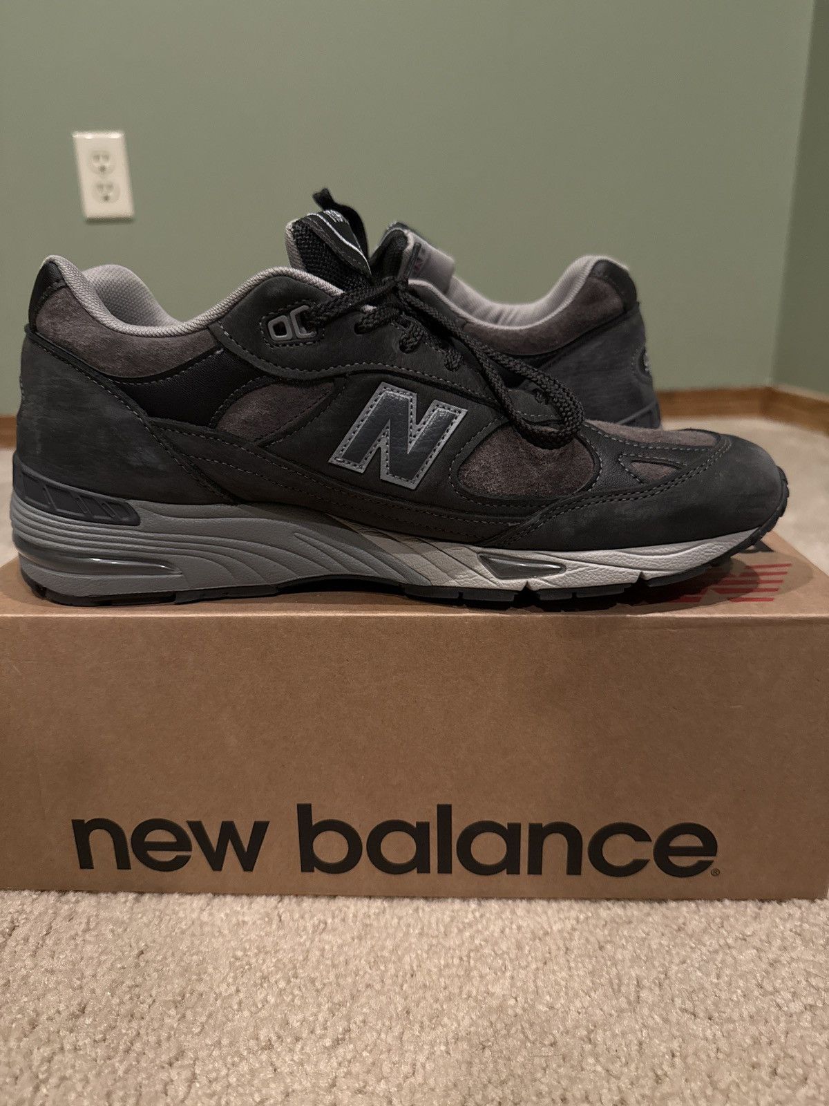 New balance 991 “dark grey” overseas exclusive