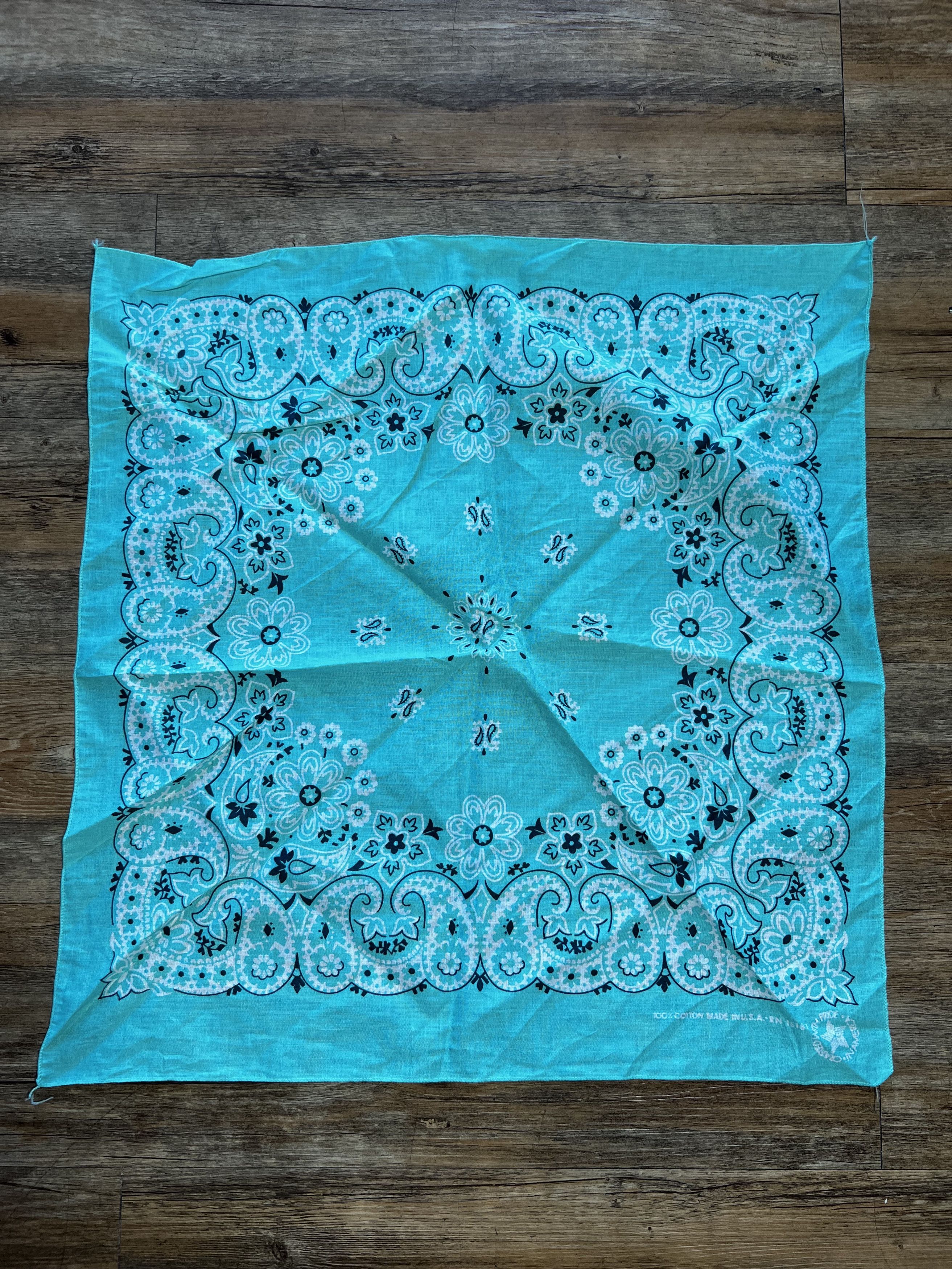 Vintage Vintage 1970-1990's Turquoise Paisley Bandana RN 15187 Size ONE SIZE - 1 Thumbnail