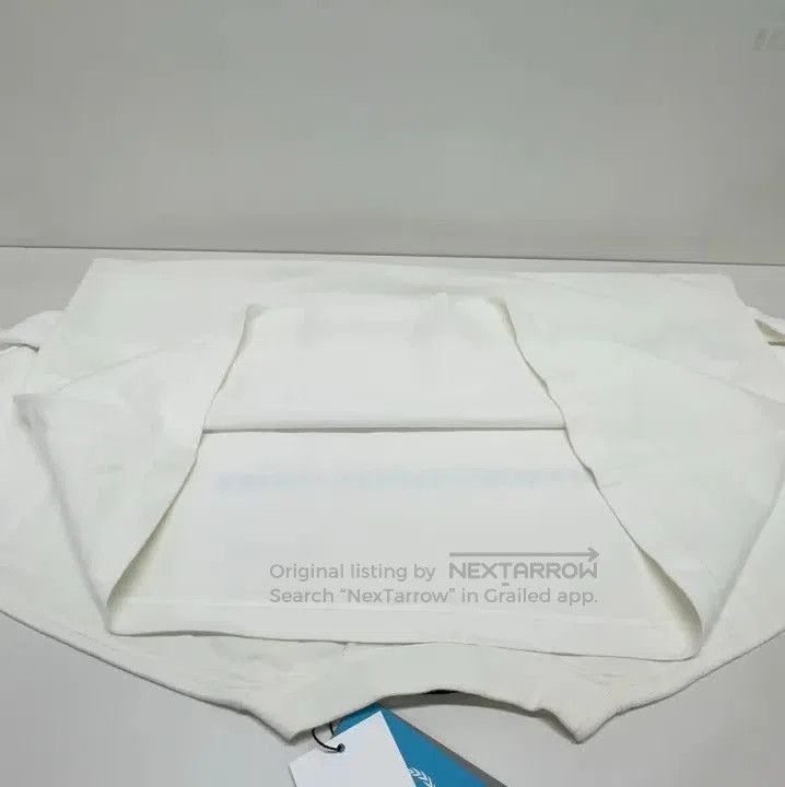 Balenciaga Balenciaga World Food Programme Logo T. Size US M / EU 48-50 / 2 - 7 Thumbnail