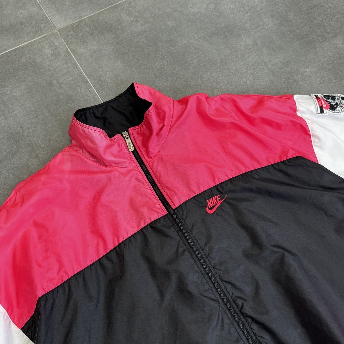 Nike Vintage Nike International Nylon Men Track Jacket Size XL Size US XL / EU 56 / 4 - 6 Thumbnail