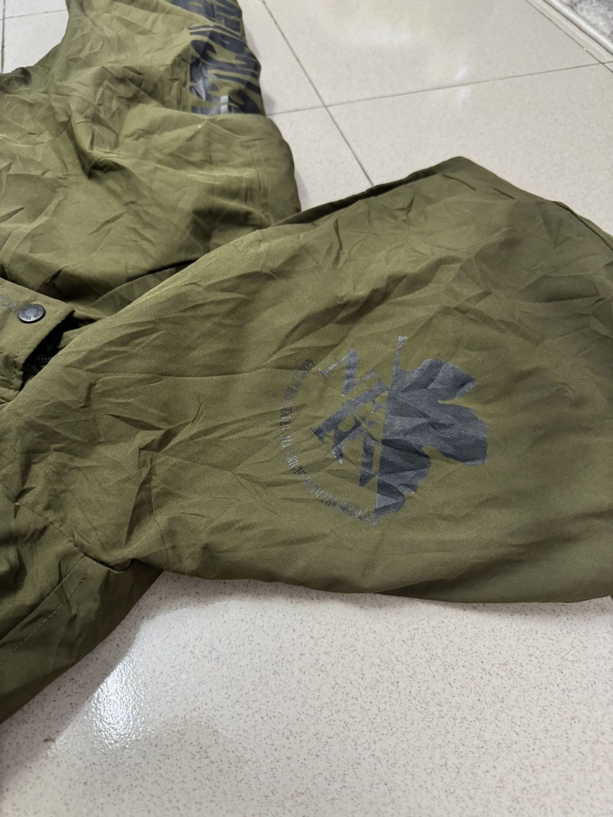 Anime VINTAGE EVANGELION NERV BOMBER JACKET HOODIE Size US XL / EU 56 / 4 - 12 Thumbnail