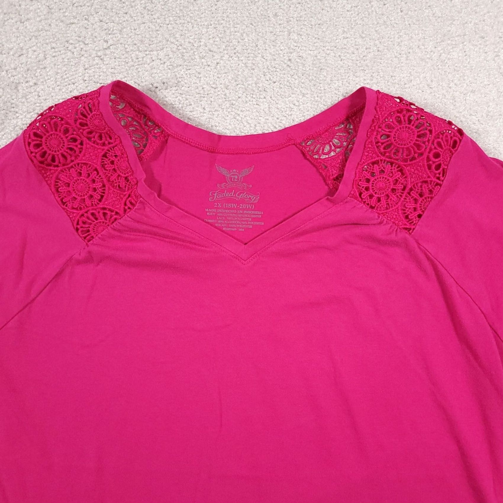 Faded Glory Faded Glory Shirt Women's Plus 2X Bright Pink Crochet Shoulder Short Sleeve Size XXL / US 16-18 / IT 52-54 - 3 Thumbnail