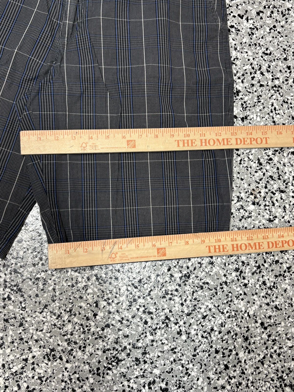 Quiksilver Y2K Quiksilver Dark Grey/Blue Plaid Relaxed Shorts Size 34 Size US 34 / EU 50 - 5 Thumbnail