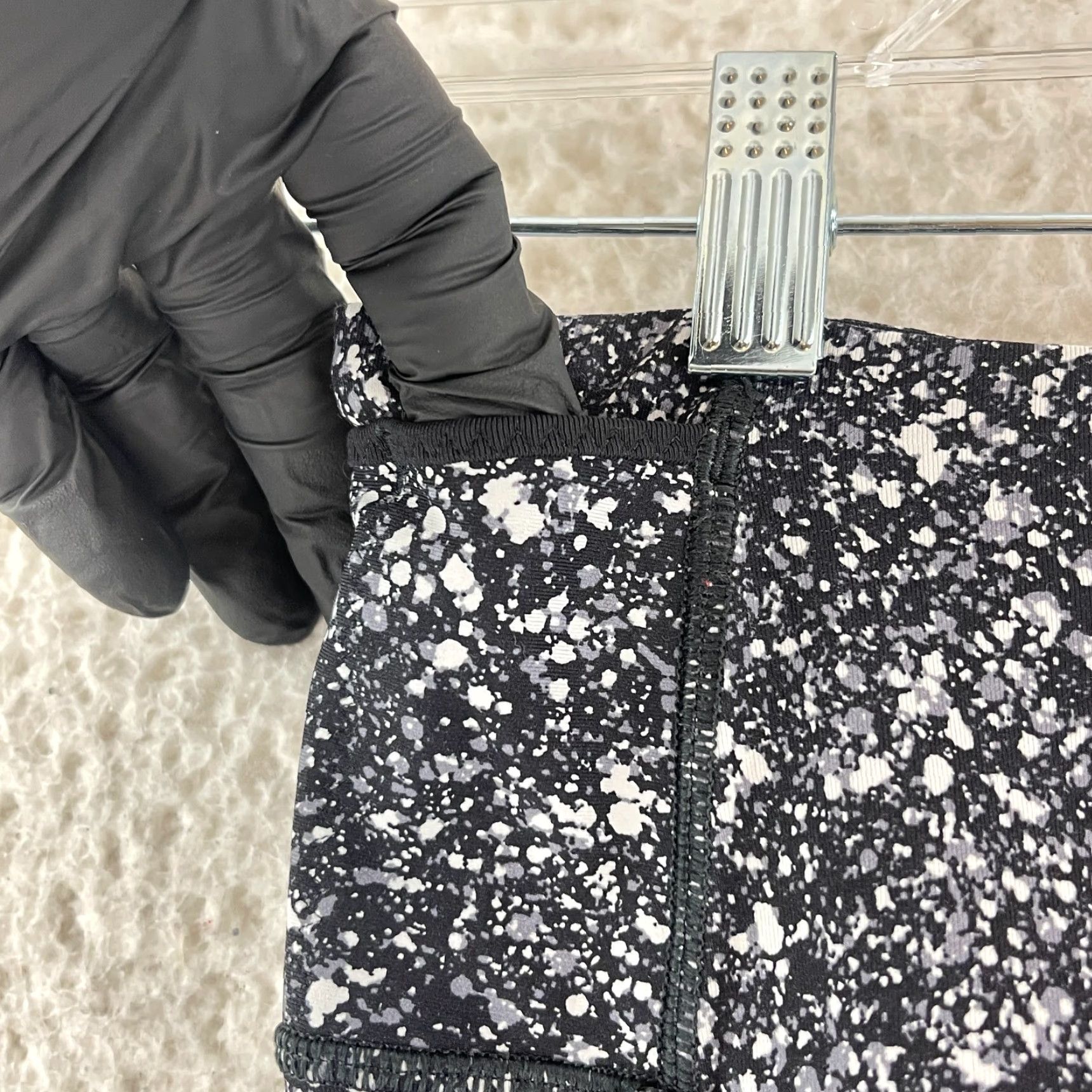 Lululemon Lululemon Outrun 17" Crop Leggings Womens Size 6 Black Splatter Activewear Gym Size 27" / US 4 / IT 40 - 6 Thumbnail