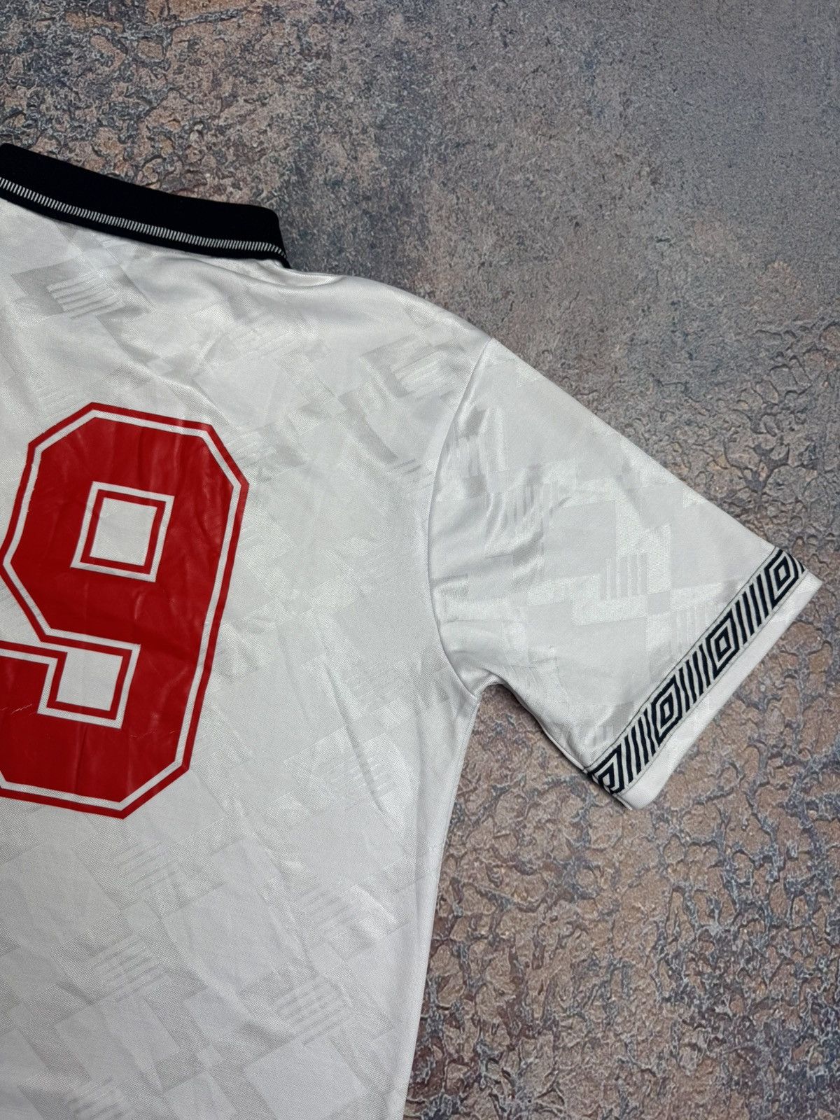 Vintage Vintage England Score draw 1990/92 #19 Soccer jersey Size US L / EU 52-54 / 3 - 12 Thumbnail