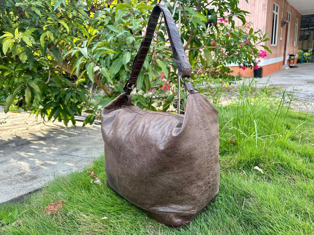 Balenciaga Authentic Balenciaga Motocross Classic Courier XL Hobo Bag Size ONE SIZE - 3 Thumbnail