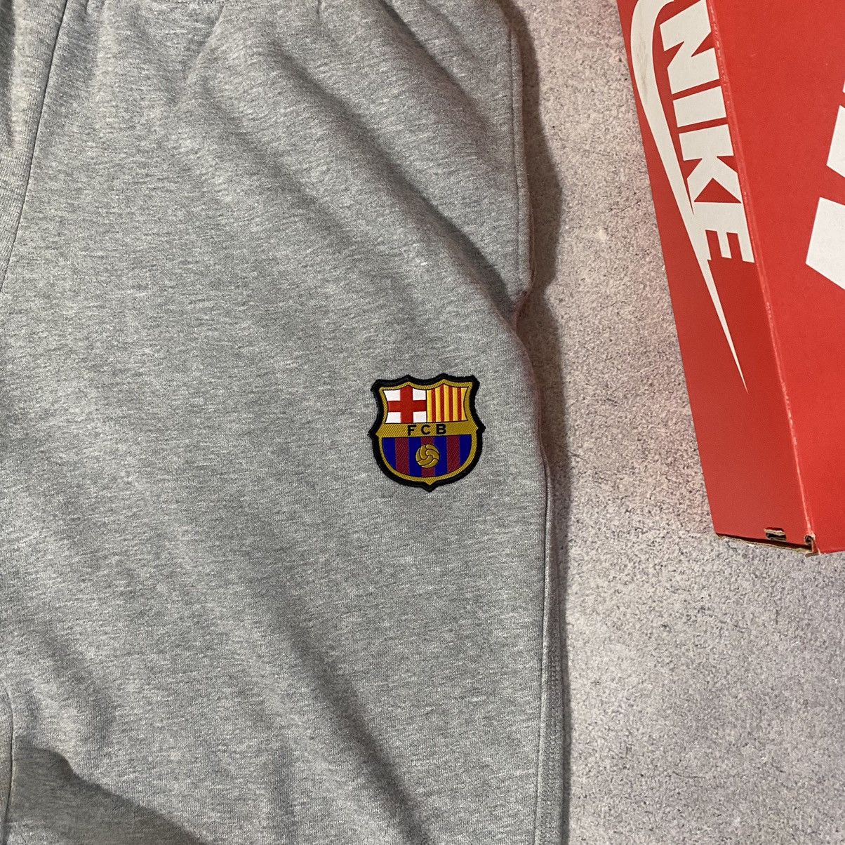 Nike Vintage Nike Barcelona Pants Size US 32 / EU 48 - 3 Thumbnail