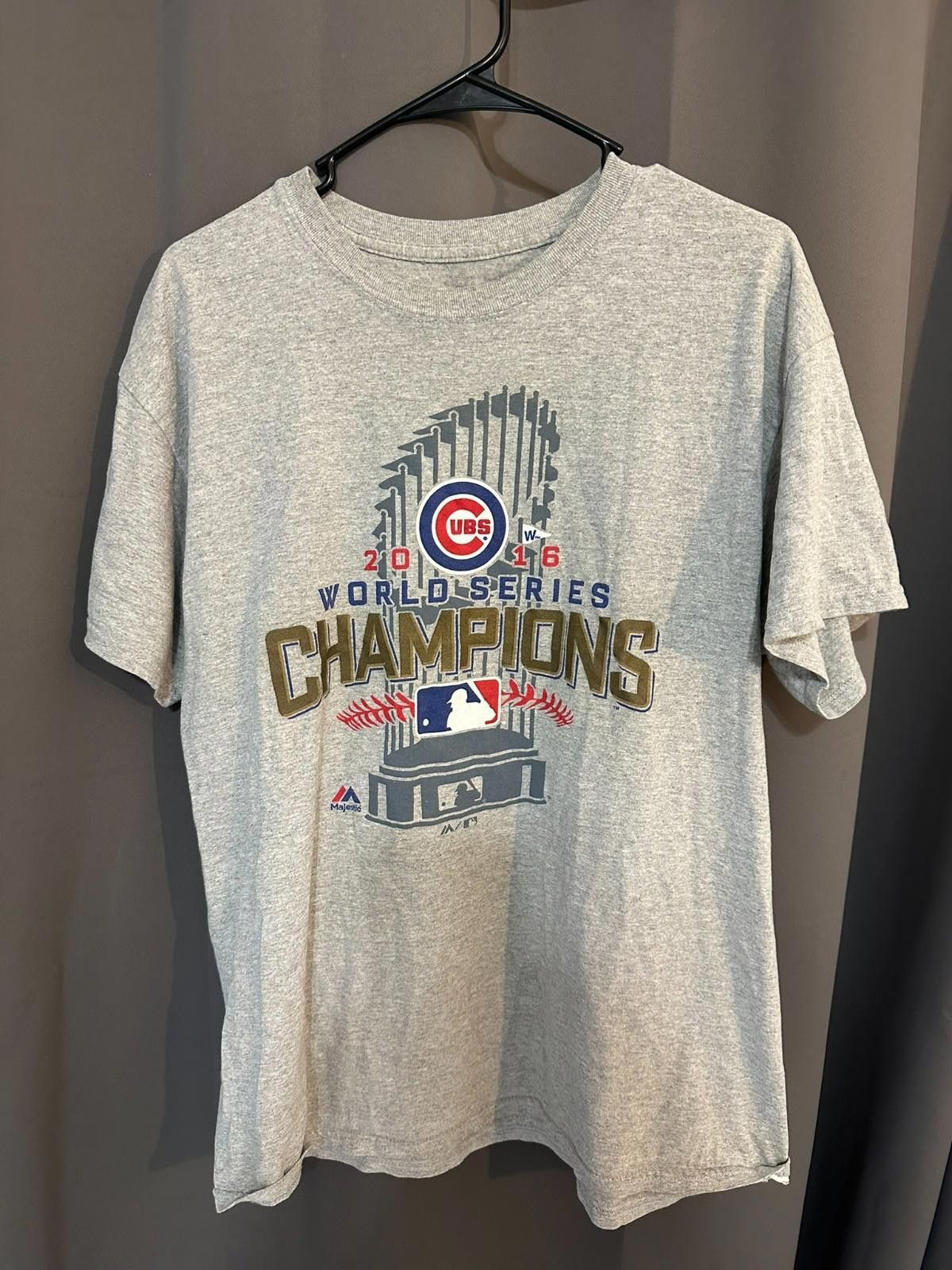 Majestic 2016 Chicago Cubs World Series Champs Tee – Majestic, Size L Size US L / EU 52-54 / 3 - 3 Thumbnail
