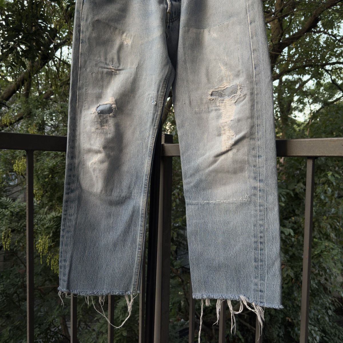 Levi's 90s Levi's 501xx Thrashed Repaired Cropped Jeans ERD Grunge Size US 32 / EU 48 - 9 Thumbnail