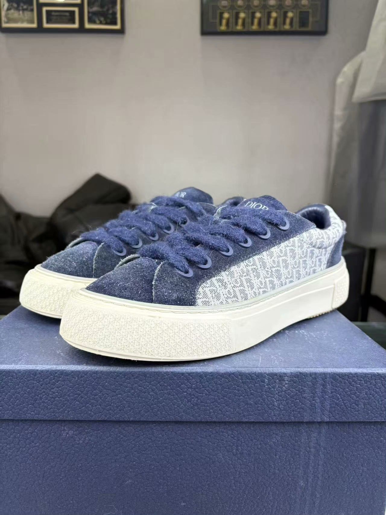 Dior Dior Limited Gray Lowtop Sneakers 33 Men Size US 5 / EU 37 - 1 Thumbnail