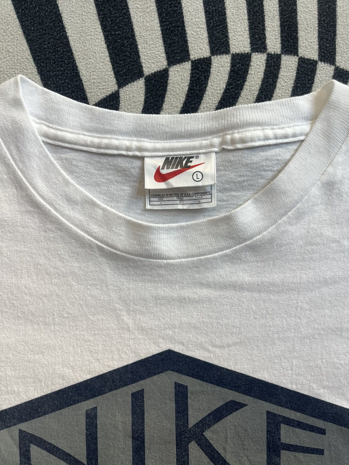 Nike Vintage NIKE AIR box logo 90’s Tshirt Size US L / EU 52-54 / 3 - 4 Thumbnail