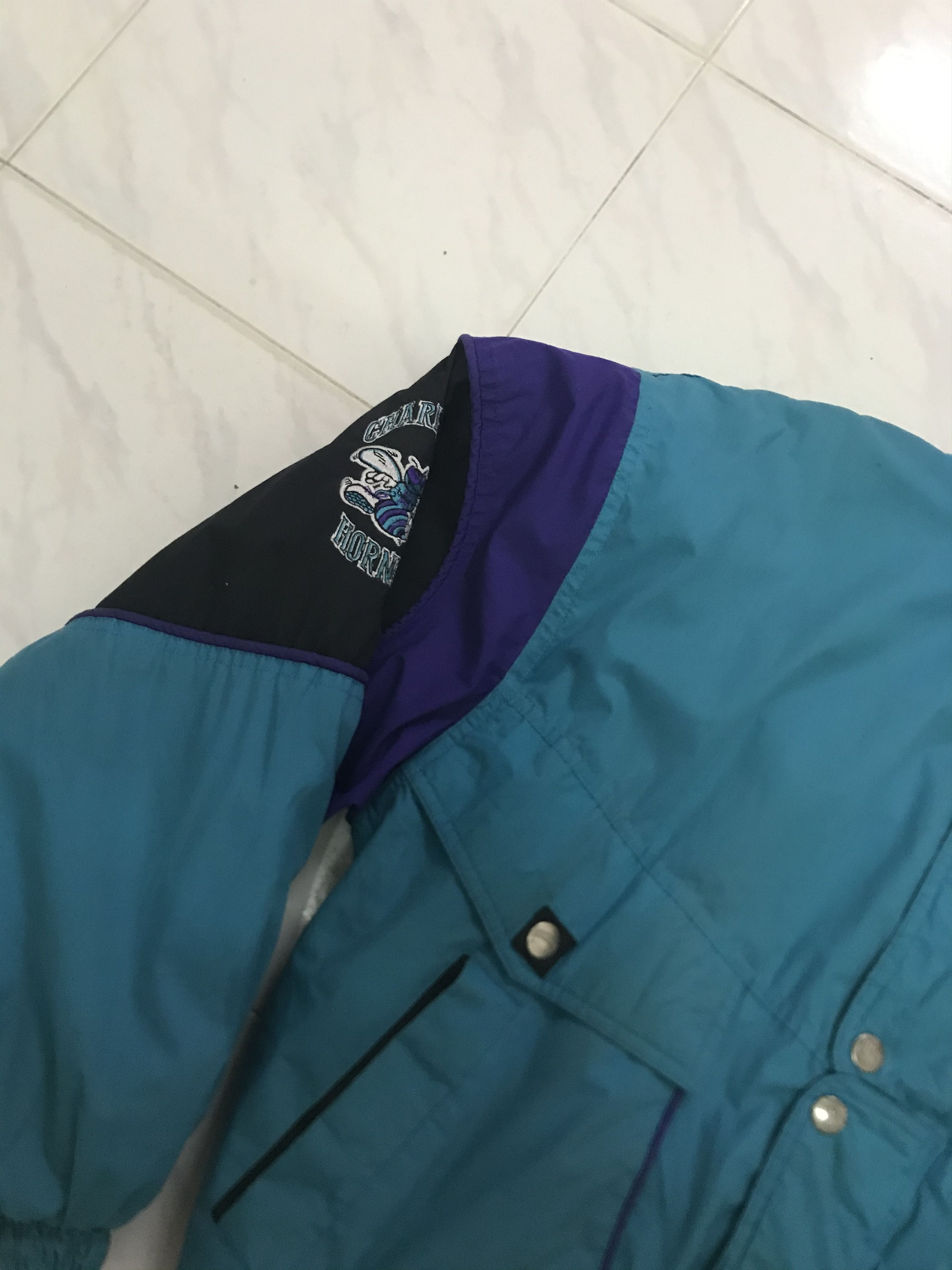 NBA Vintage Nba Charlotte Nutmeg Light Jacket Rare Design Size US M / EU 48-50 / 2 - 15 Thumbnail