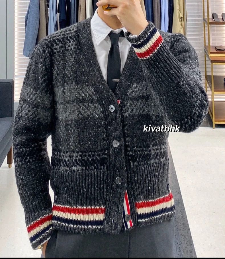 Thom Browne Thom Browne A hundred ways to wear a cardigan Size US L / EU 52-54 / 3 - 1 Thumbnail