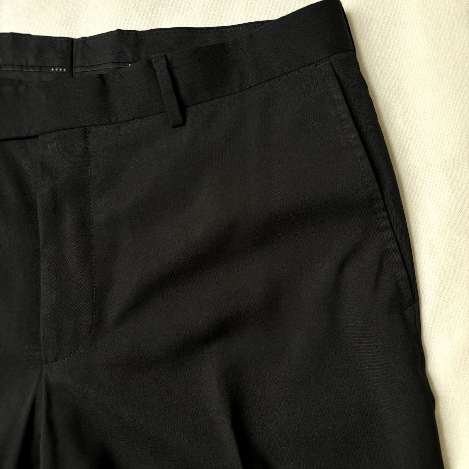Hugo Boss Hugo Boss Men's Black Dress Pants Size 35R Virgin Wool Pleat Size 34R - 8 Thumbnail