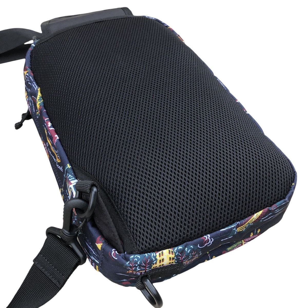 Columbia Columbia Sportwear Japan 2 in 1 Cross Body / Slim Bag Size ONE SIZE - 9 Thumbnail