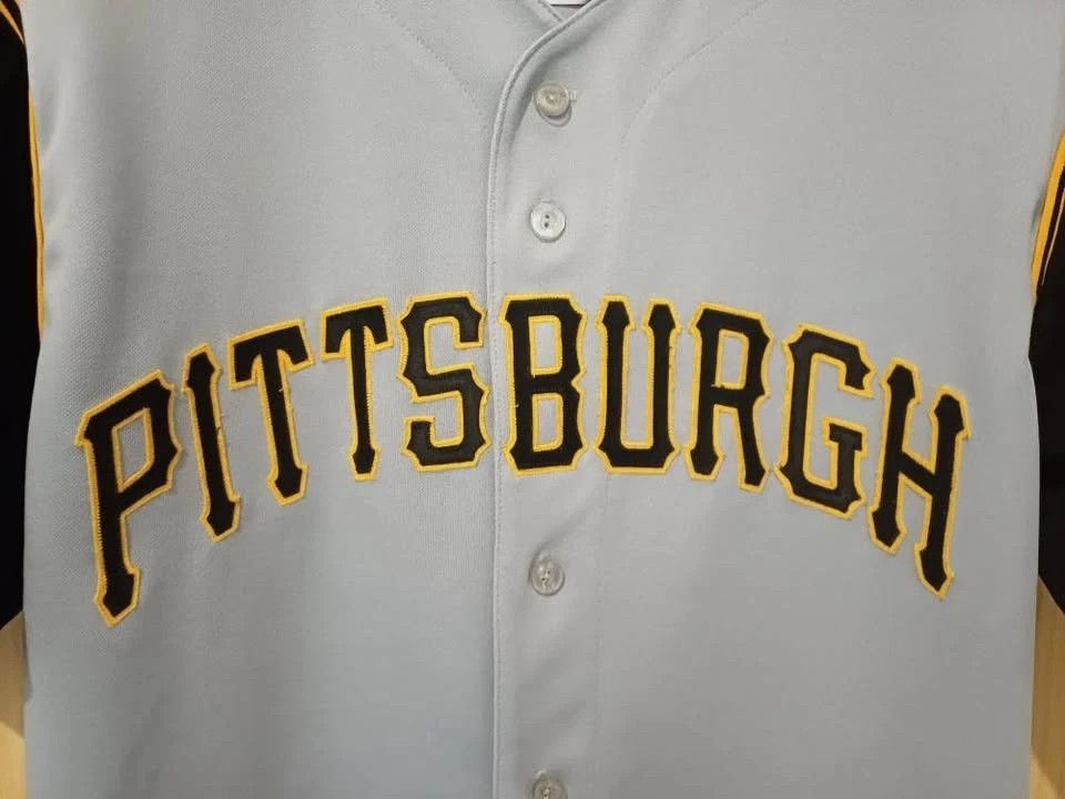 Majestic Original Pittsburgh Pirates MLB jersey Size US M / EU 48-50 / 2 - 3 Thumbnail