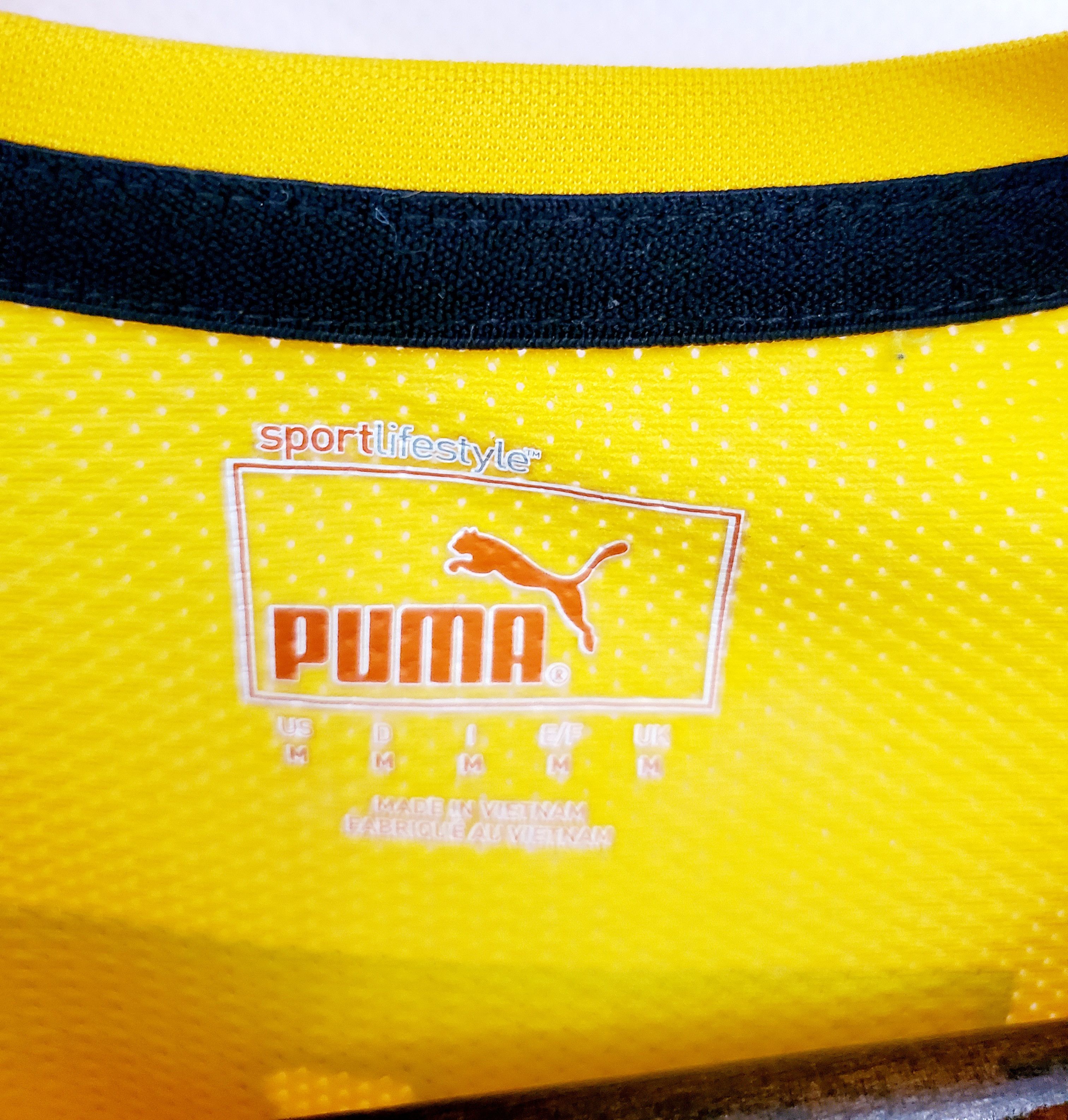 Puma BSC Young Boys 2010-2011 Home soccer Jersey size M Size US M / EU 48-50 / 2 - 4 Thumbnail