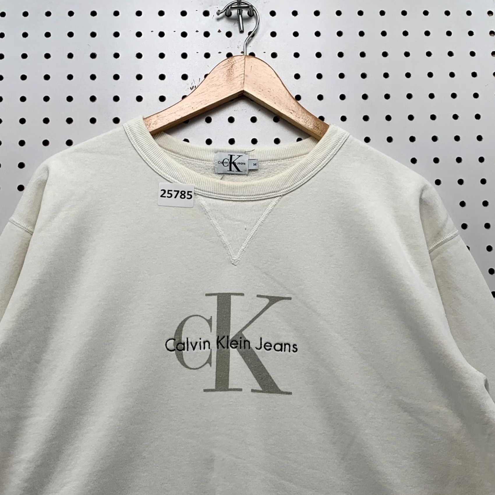Calvin Klein VINTAGE Calvin Klein Sweatshirt White Gray Spell Out Long Sleeve Mens Medium Size US M / EU 48-50 / 2 - 2 Thumbnail
