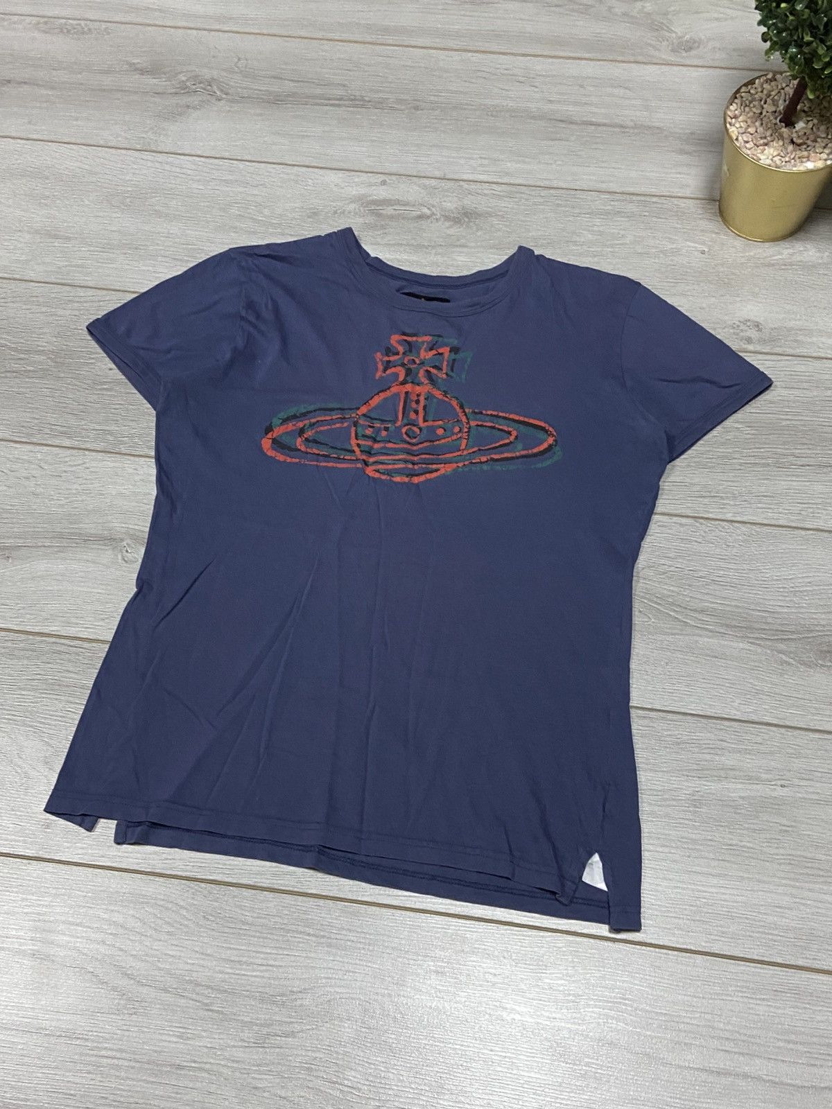 Vivienne Westwood Vivienne Westwood vintage big ORB t-shirt designer Size US L / EU 52-54 / 3 - 3 Thumbnail