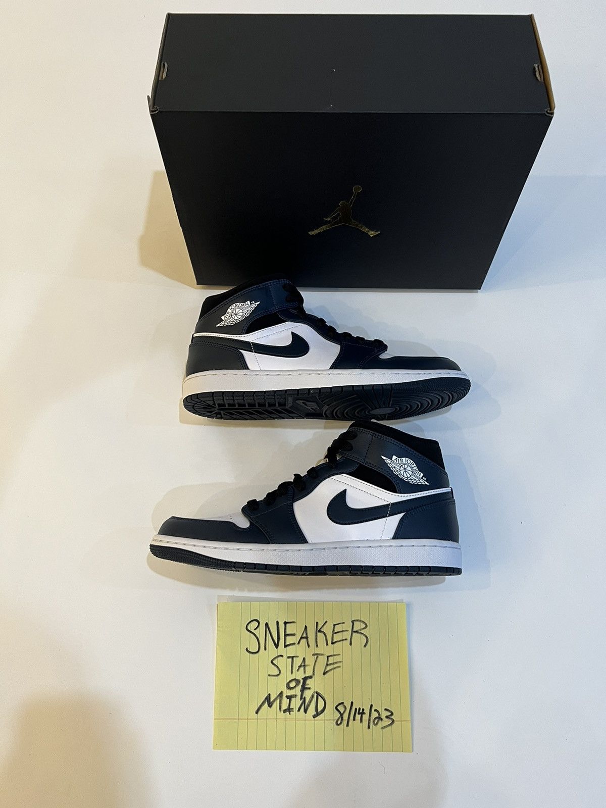 Jordan Brand × Nike BRAND NEW AIR JORDAN 1 MID “ARMORY NAVY” SIZE 8.5 SHIPS FAST Size US 8.5 / EU 41-42 - 2 Thumbnail