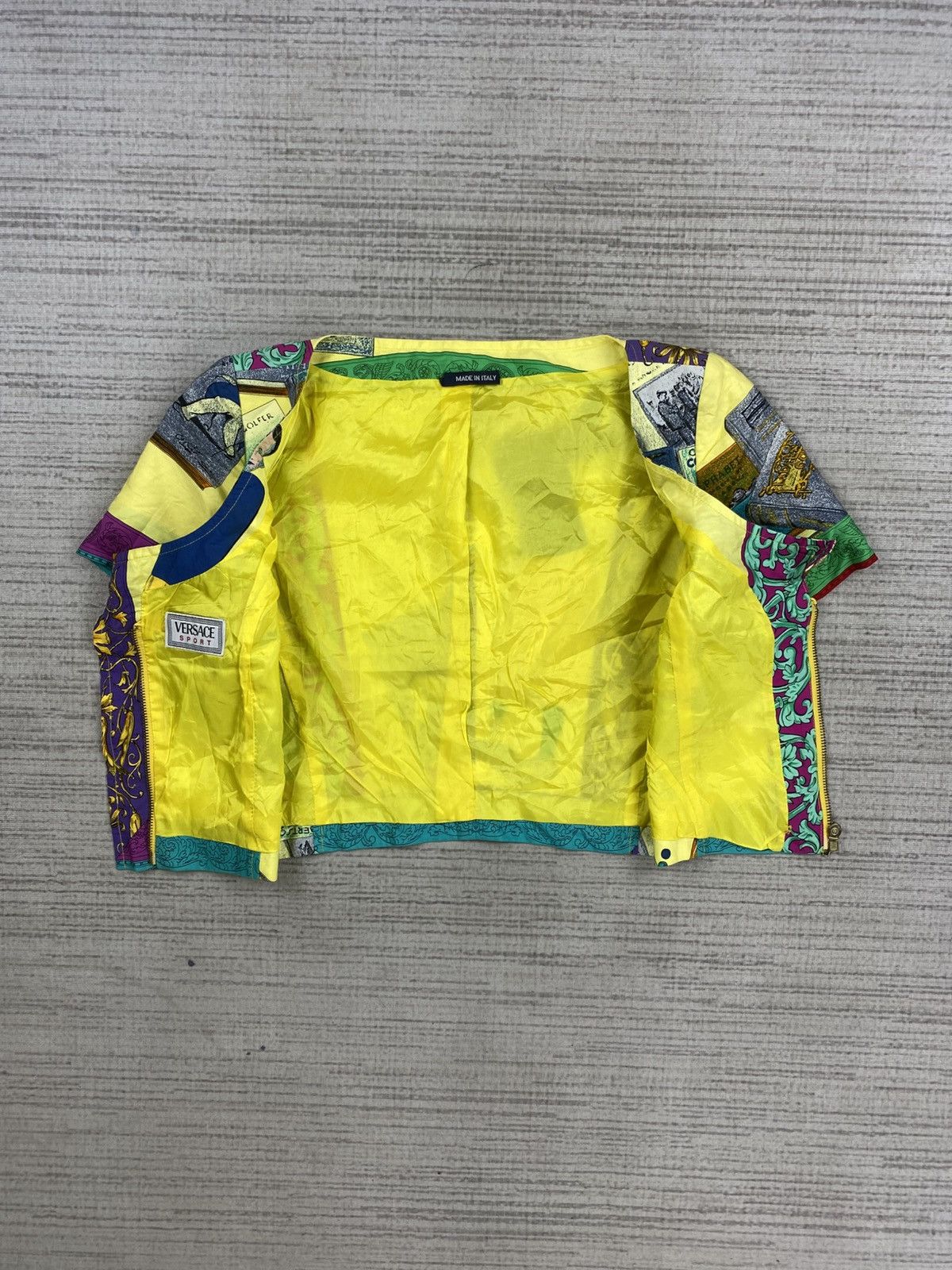 Versace 🔥RARE Vintage Versace Sport Full Printed Cropped Size S / US 4 / IT 40 - 5 Thumbnail