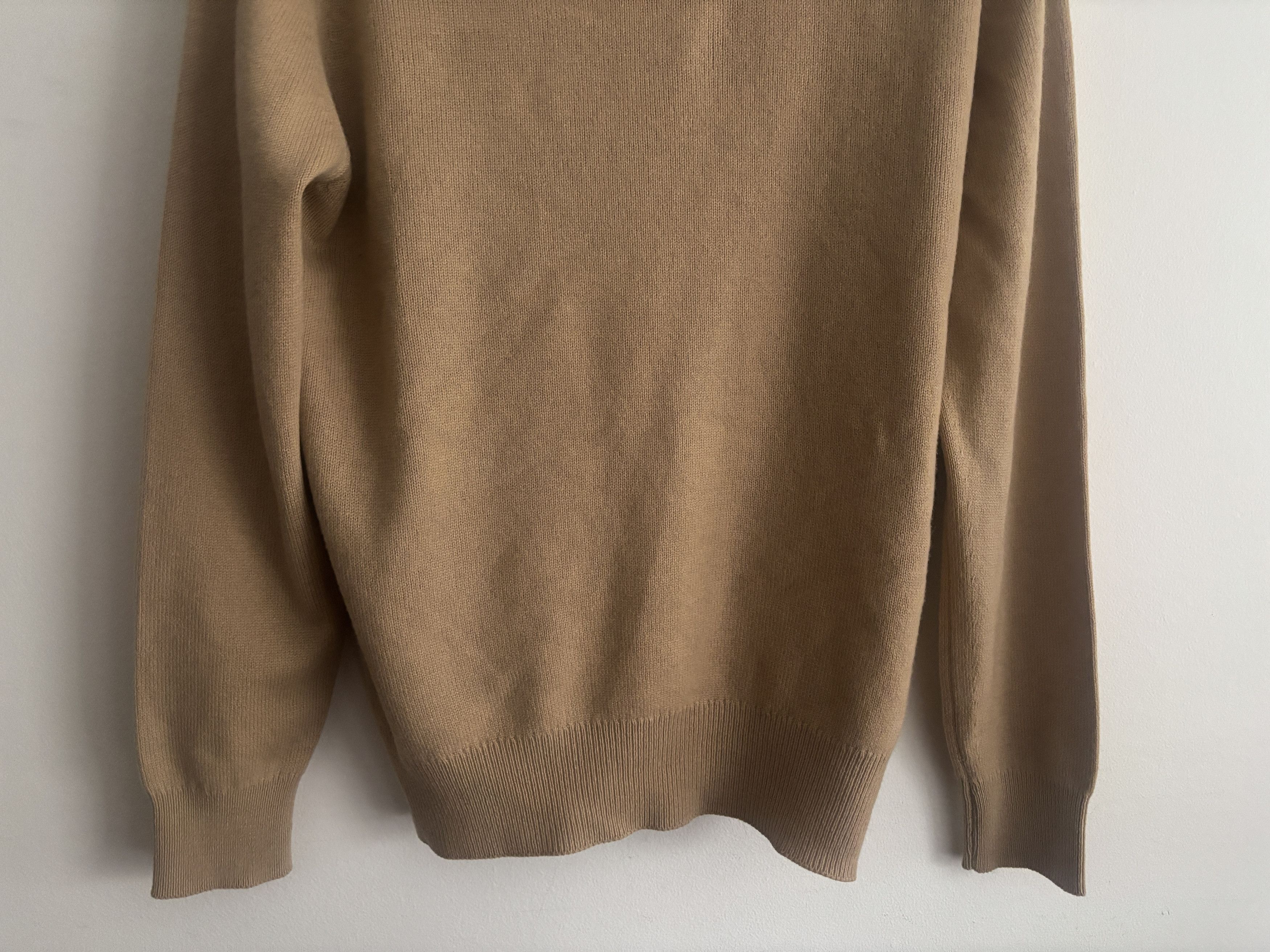 Pringle Of Scotland Vintage MacDougall Tan Beige Cashmere V-neck Sweater - M/L Size US M / EU 48-50 / 2 - 9 Thumbnail