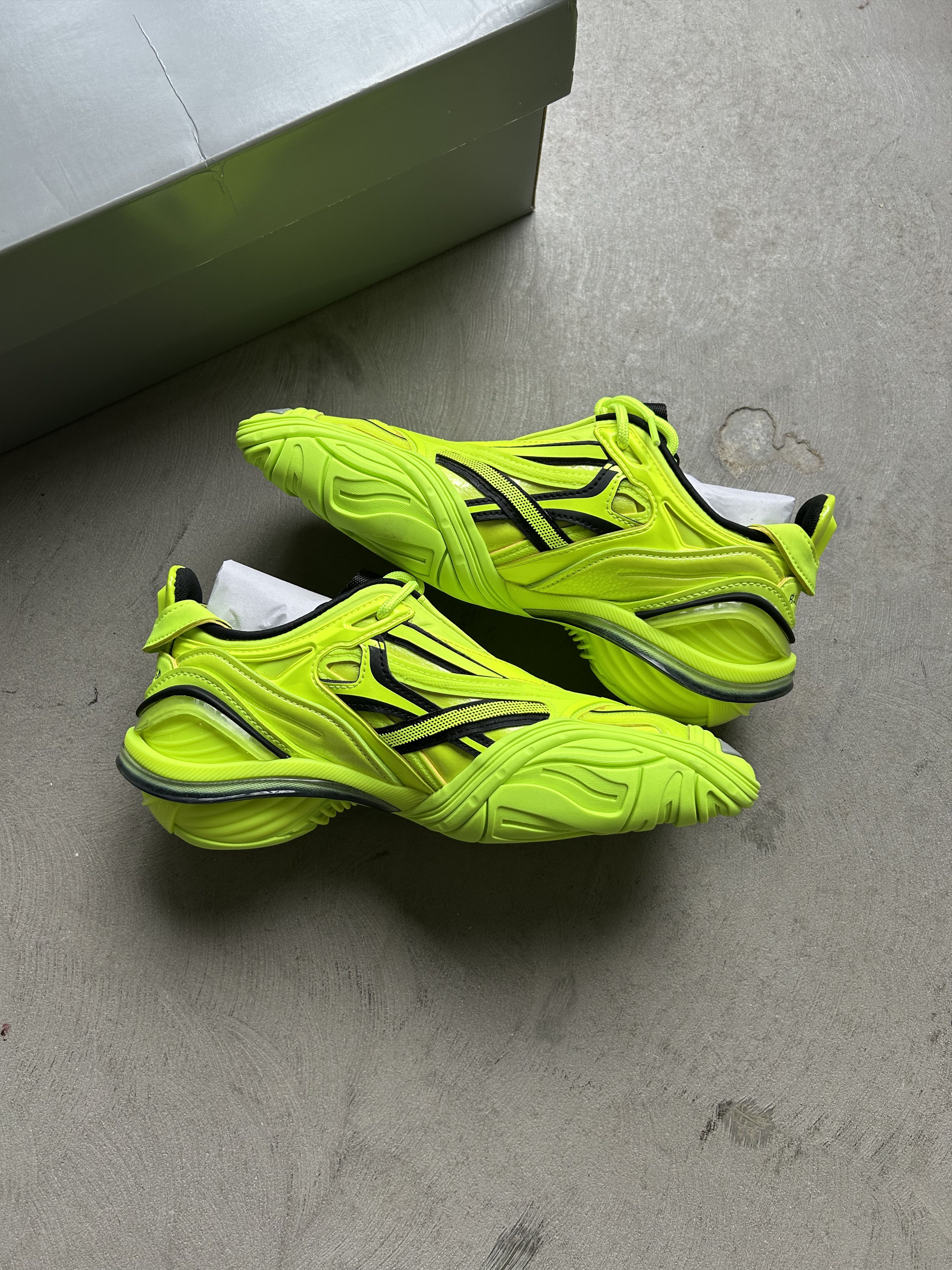 Balenciaga Balenciaga Tyrex Sneaker Size US 6 / IT 36 - 2 Thumbnail