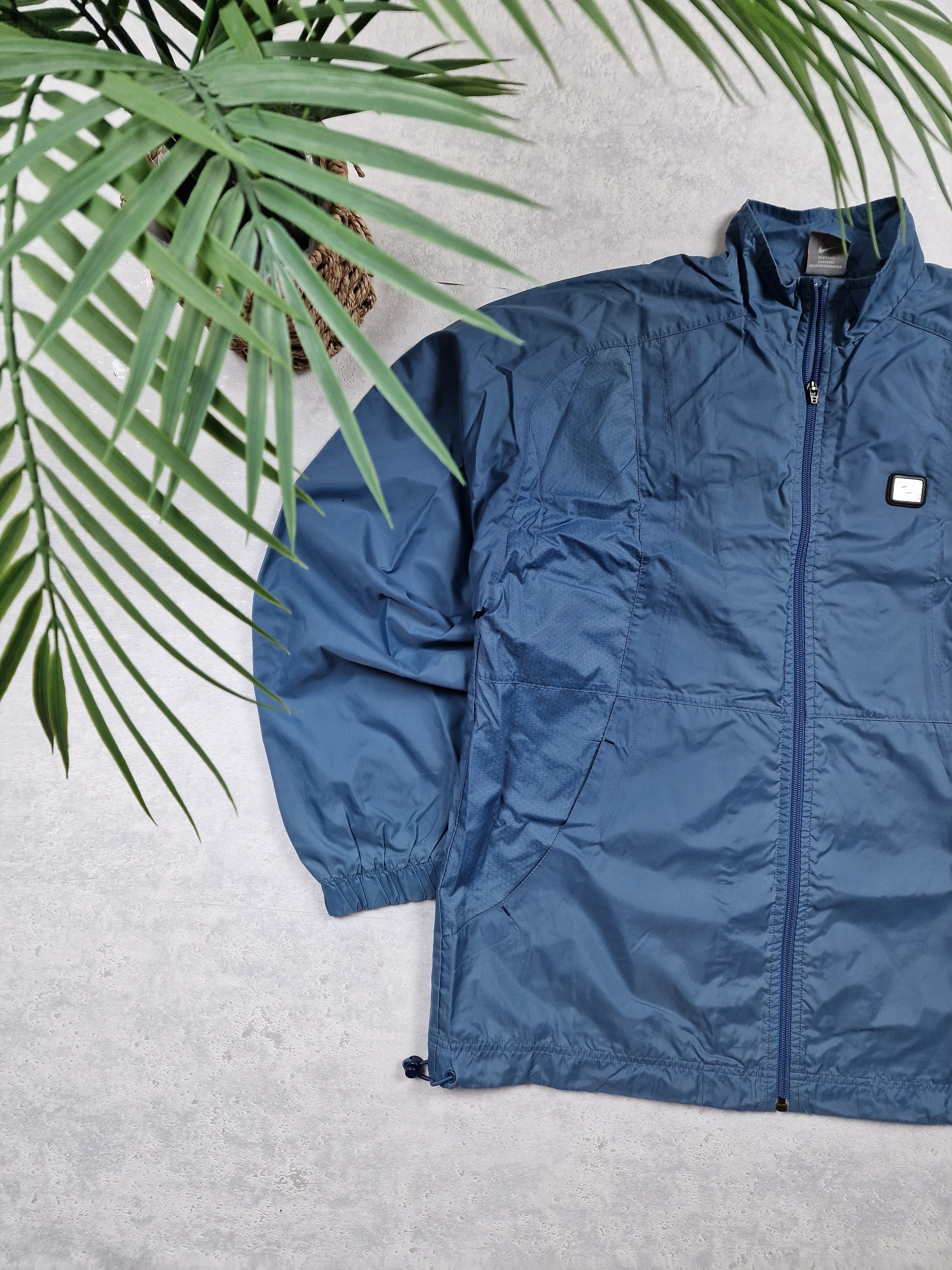 Nike × Vintage 00s Nike Retro Logo Vintage Y2K Oversized Nylon Retro Jacket Size US S / EU 44-46 / 1 - 2 Thumbnail