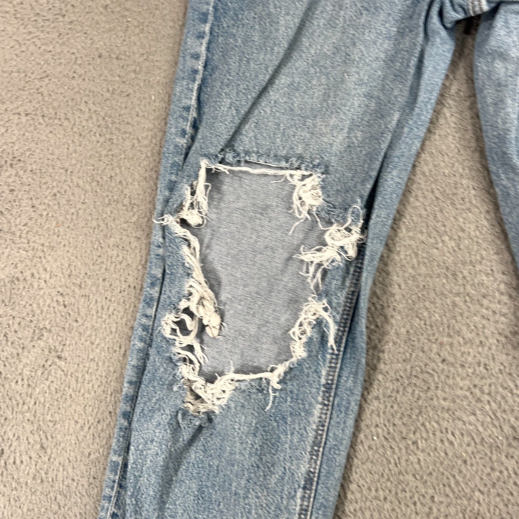 American Eagle Outfitters American Eagle Outfitters Jeans Womens 8 Blue High Rise Relaxed Straight 5-Pocket Denim Light Wash Baggy Distressed Bohemian Grunge Size 30" / US 8 / IT 44 - 3 Thumbnail