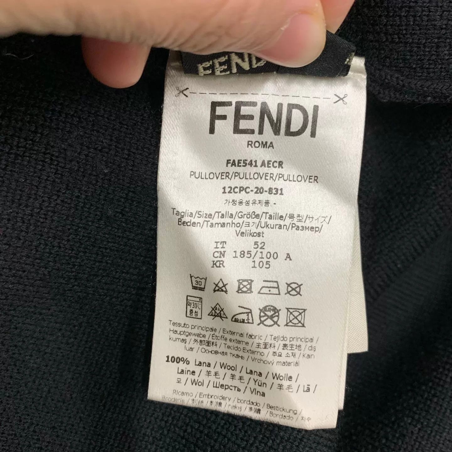 Fendi Fendi color blocked chest logo sweater 52 95 new stain Size US L / EU 52-54 / 3 - 5 Thumbnail