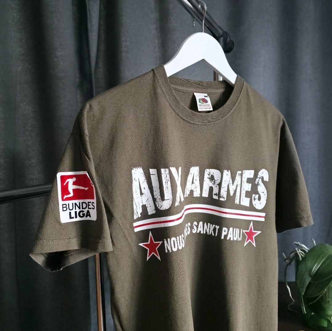 Fruit Of The Loom ​Vintage FC St. Pauli Graphic T-shirt - Bundesliga Era Size US M / EU 48-50 / 2 - 3 Thumbnail