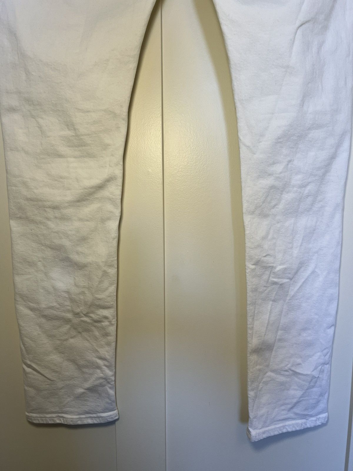 Guess Vintage Guess Jean USA patched distressed white skinny jeans Size US 33 - 15 Thumbnail