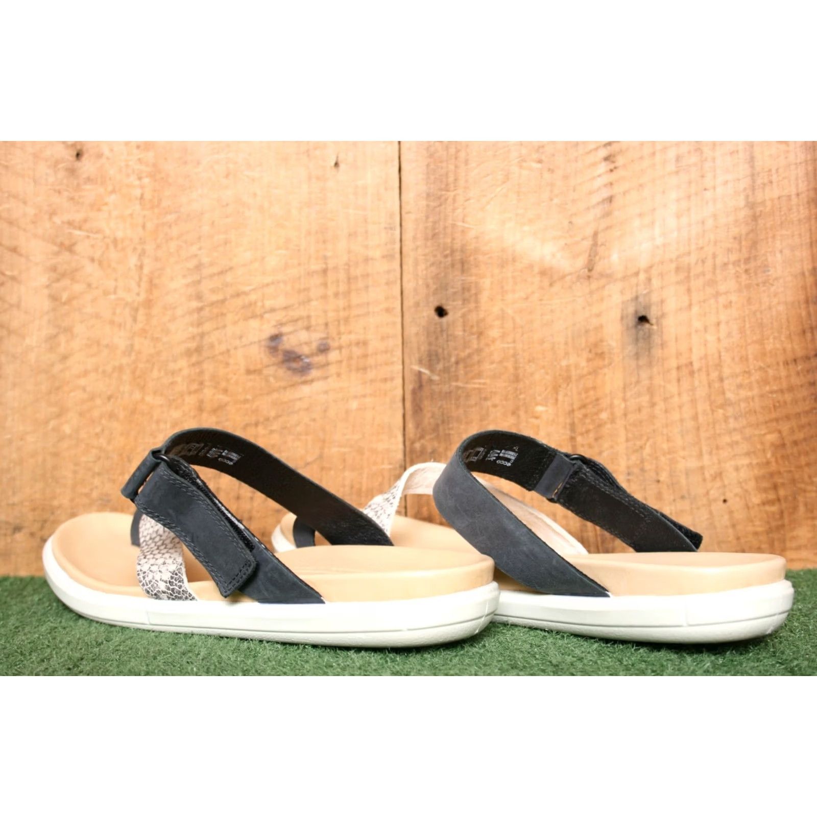 Ecco ECCO Simpil Slide Sandals Leather Toe Loop Black/Limestone Multicolor Womens US 8-8.5 EUR 39/UK 6 Slips-On Hook & Loop Slide Casual Shoes Size US 6 / IT 36 - 3 Thumbnail