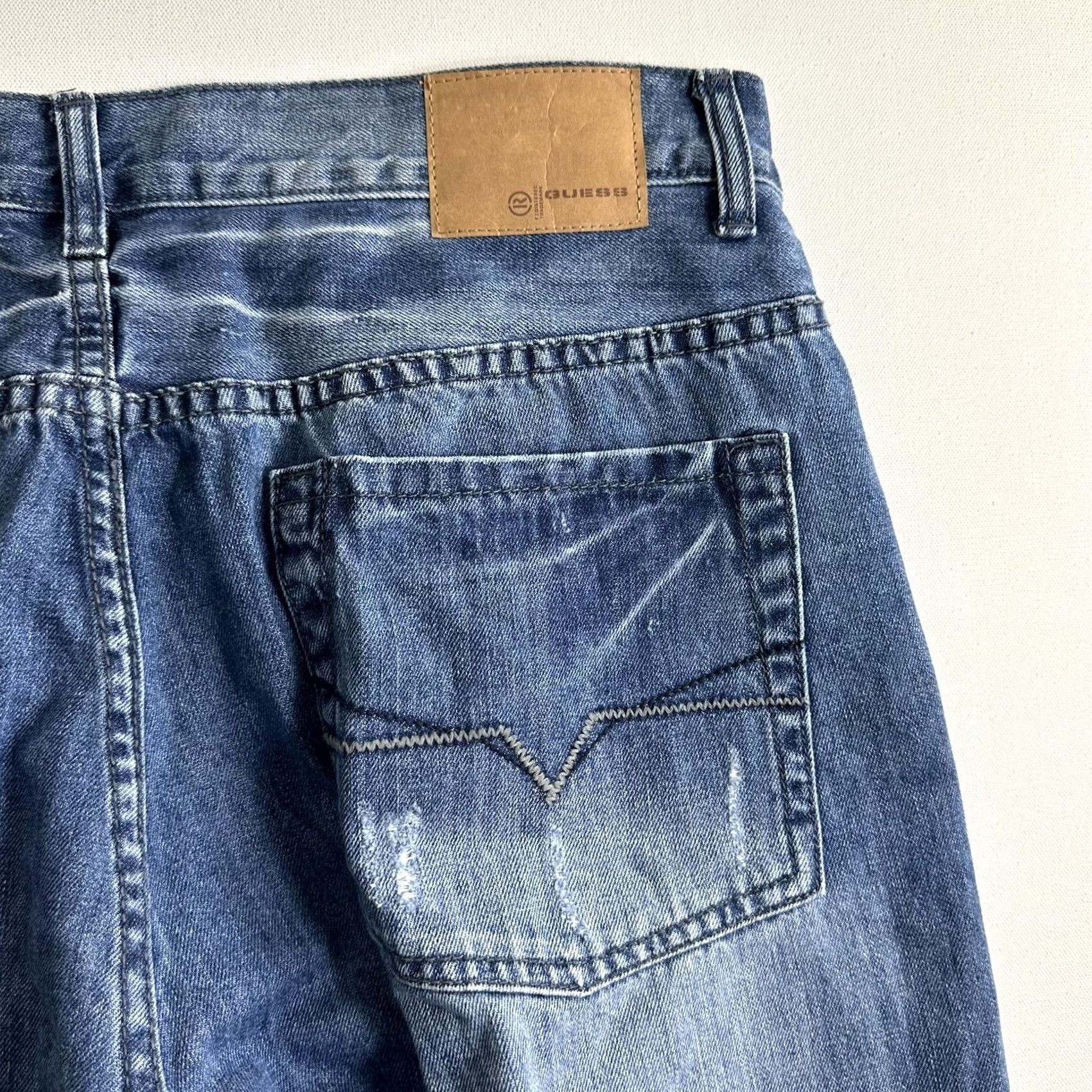 Guess GUESS Jeans Men 38x29 Denim Blue Zip Fly Relaxed Fit 5-Pocket Straight Vintage No Size US 38 / EU 54 - 6 Thumbnail