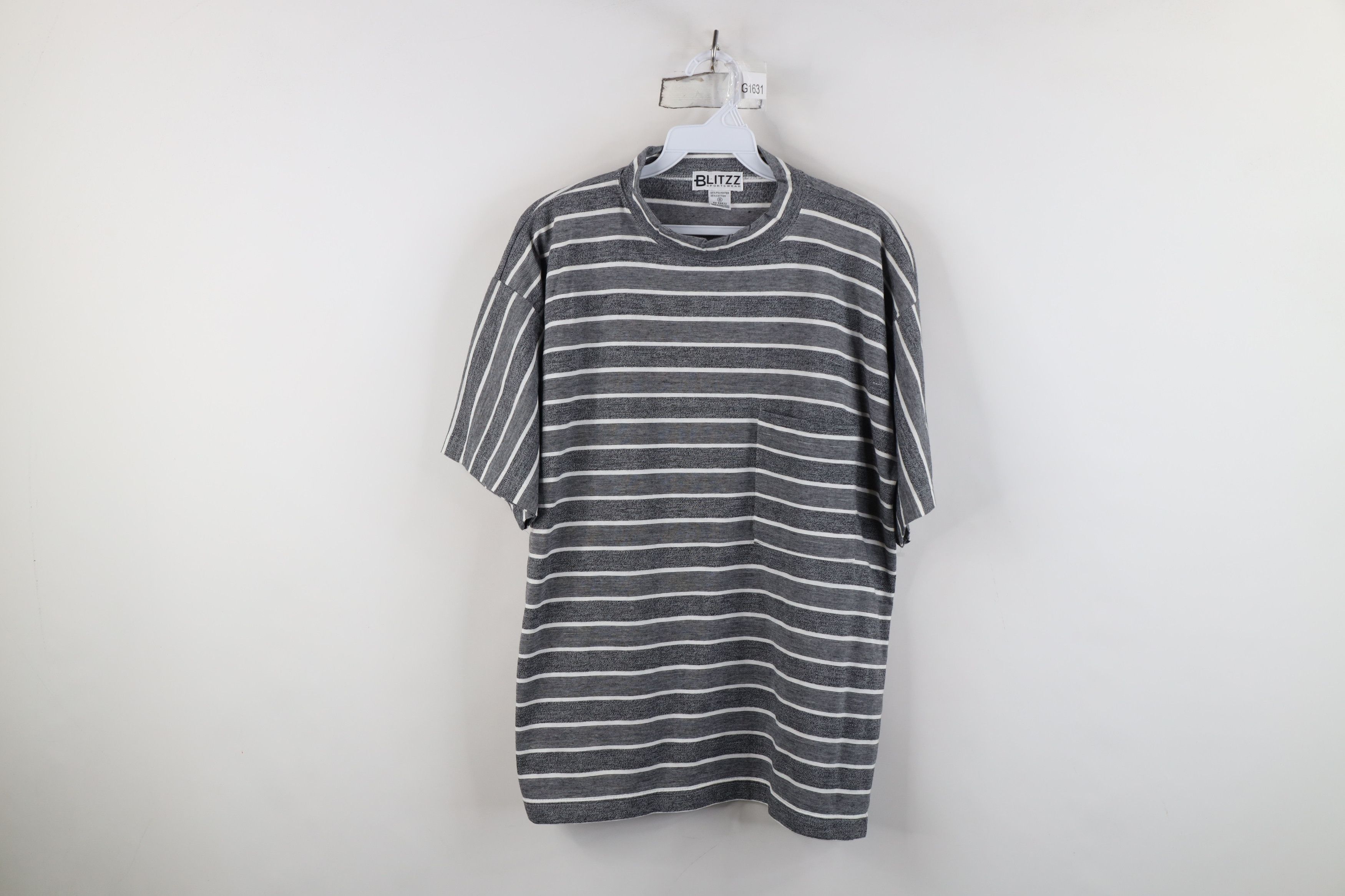 Vintage Vintage 90s Streetwear Block Pocket Short Sleeve T-Shirt Size US S / EU 44-46 / 1 - 1 Thumbnail