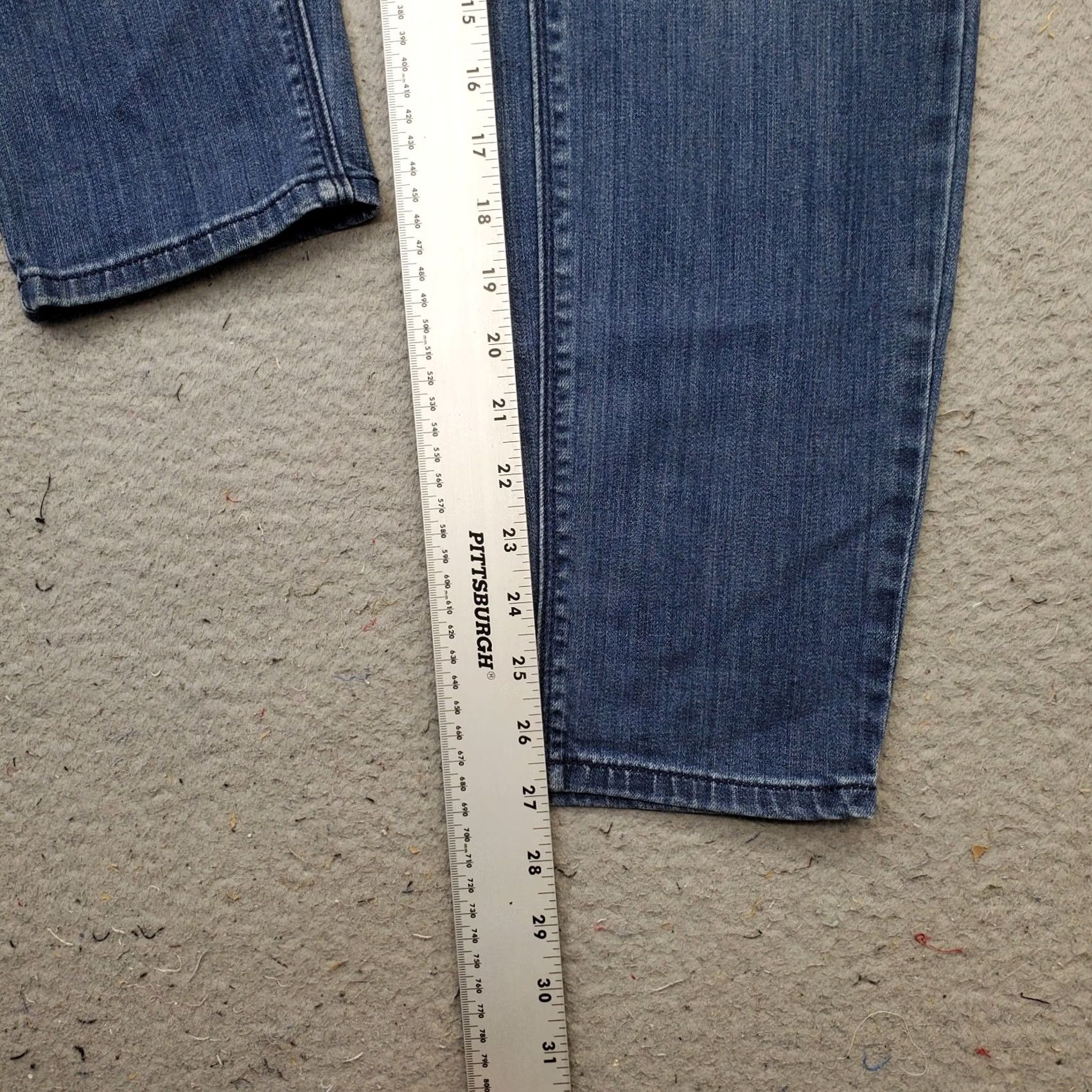 Vintage Simply Vera Vera Wang Jeans Womens 14 Blue Denim Stretch Skinny Leg 5-Pocket Regular Size 14 Womens Pants Denim Blue 27.25 Inseam Size 36" / US 14 / IT 50 - 4 Thumbnail