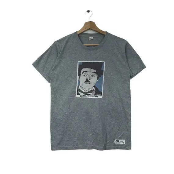 Vintage Vtg CHARLIE CHAPLIN COMEDY Comic Actor Painting Tee Shirt Size US S / EU 44-46 / 1 - 1 Thumbnail
