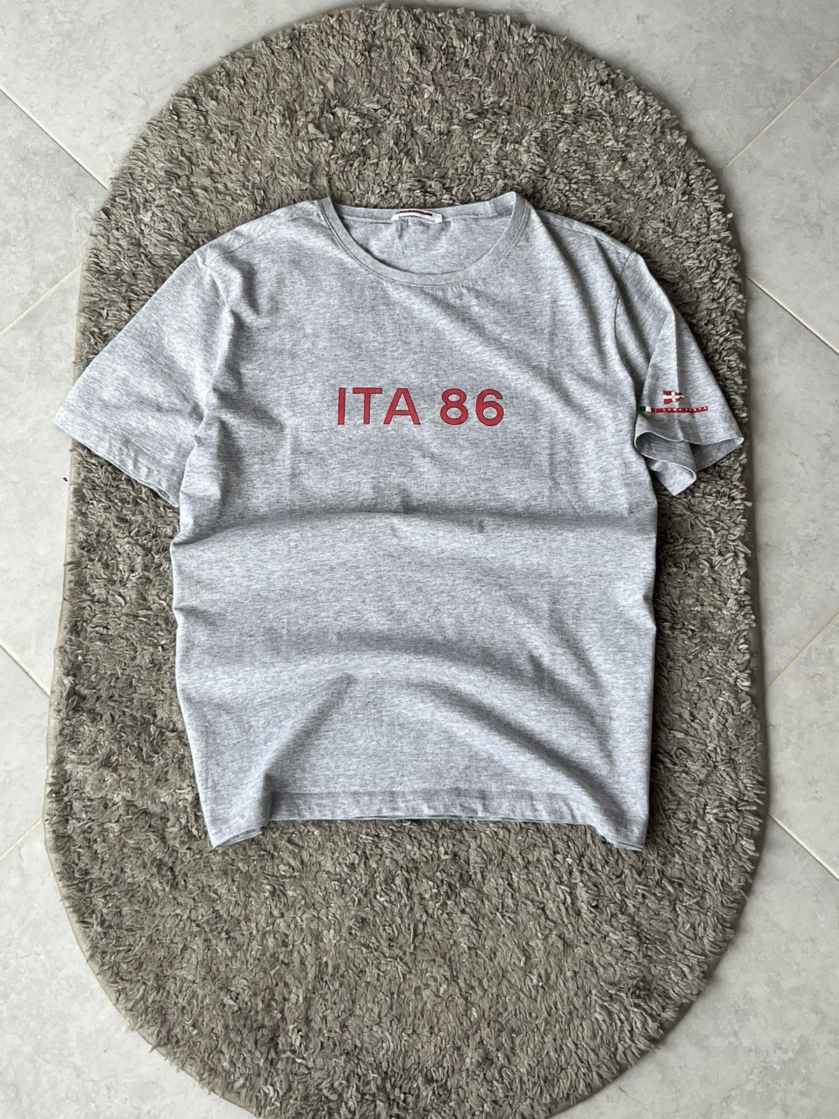 Prada Vintage Luxury Prada Tee Luna Rossa Size US XXL / EU 58 / 5 - 1 Thumbnail