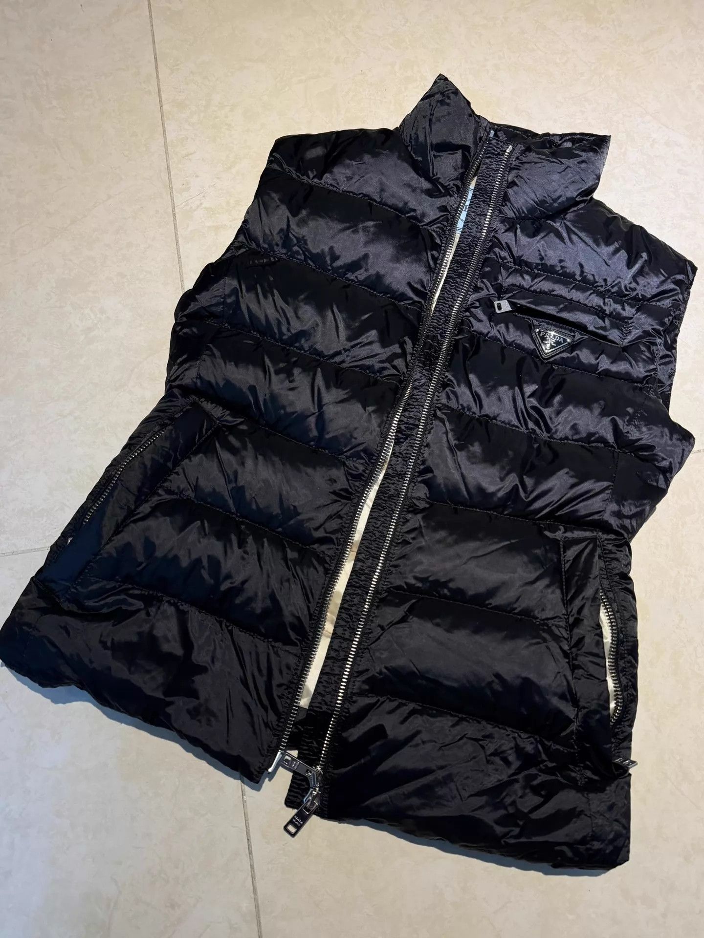 Prada Prada Reversible Down Vest Black Double Zipper Silk Lining Size XS / US 0-2 / IT 36-38 - 1 Thumbnail